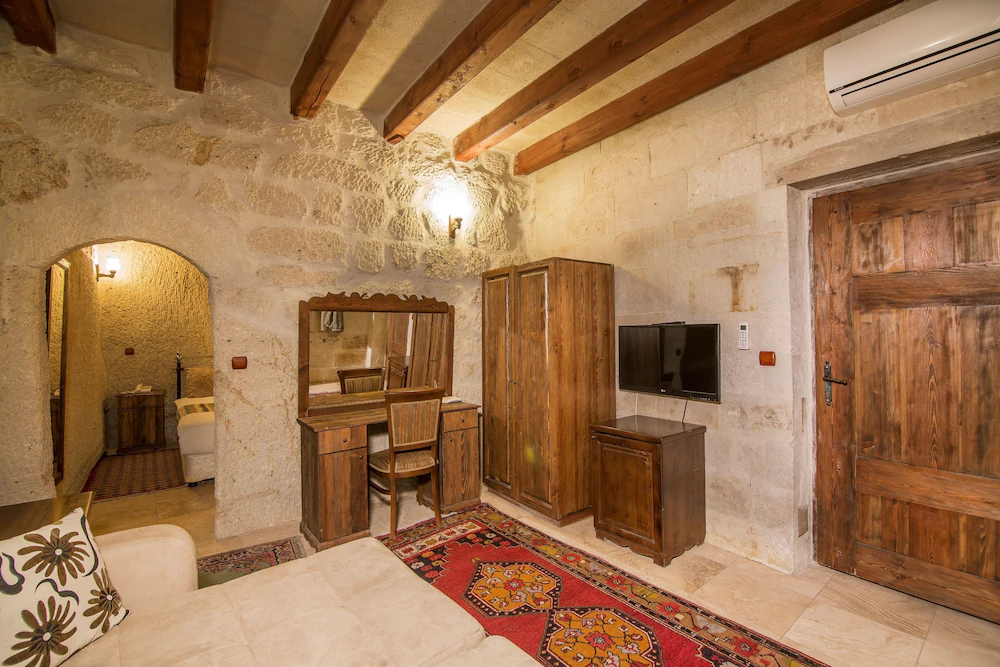 Elegance Cave Suites