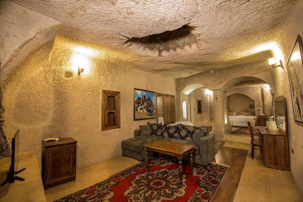 Elegance Cave Suites
