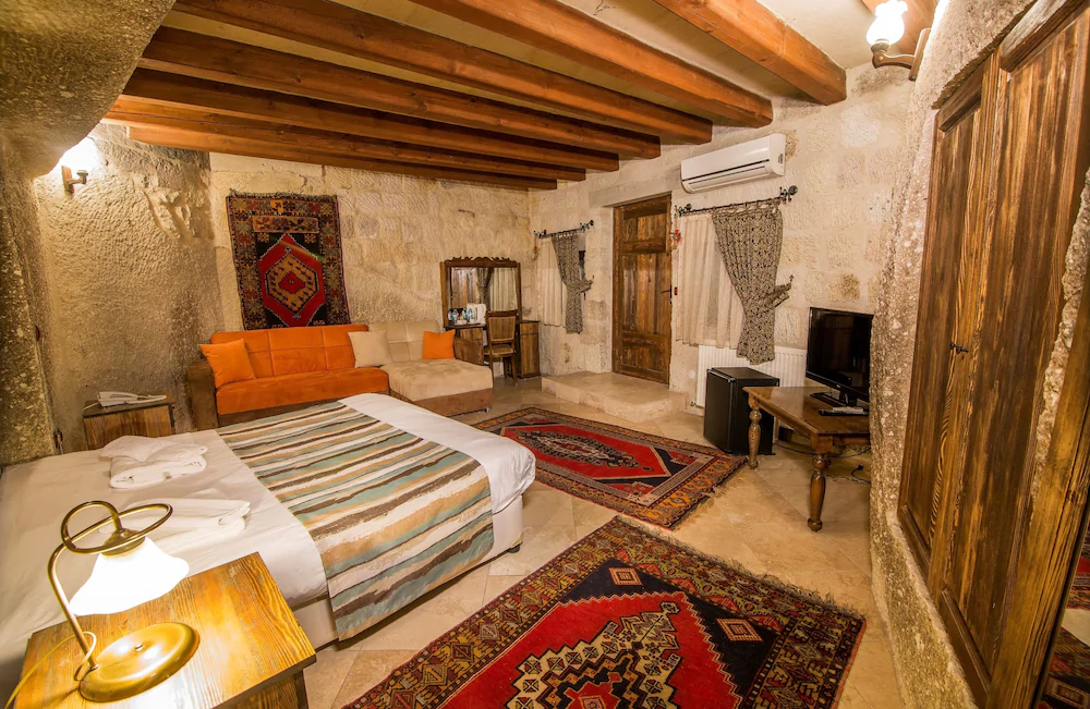 Elegance Cave Suites