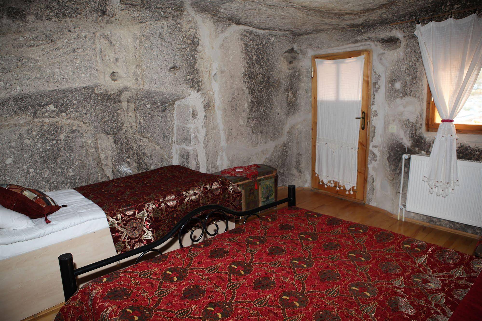 Elif Star Cave