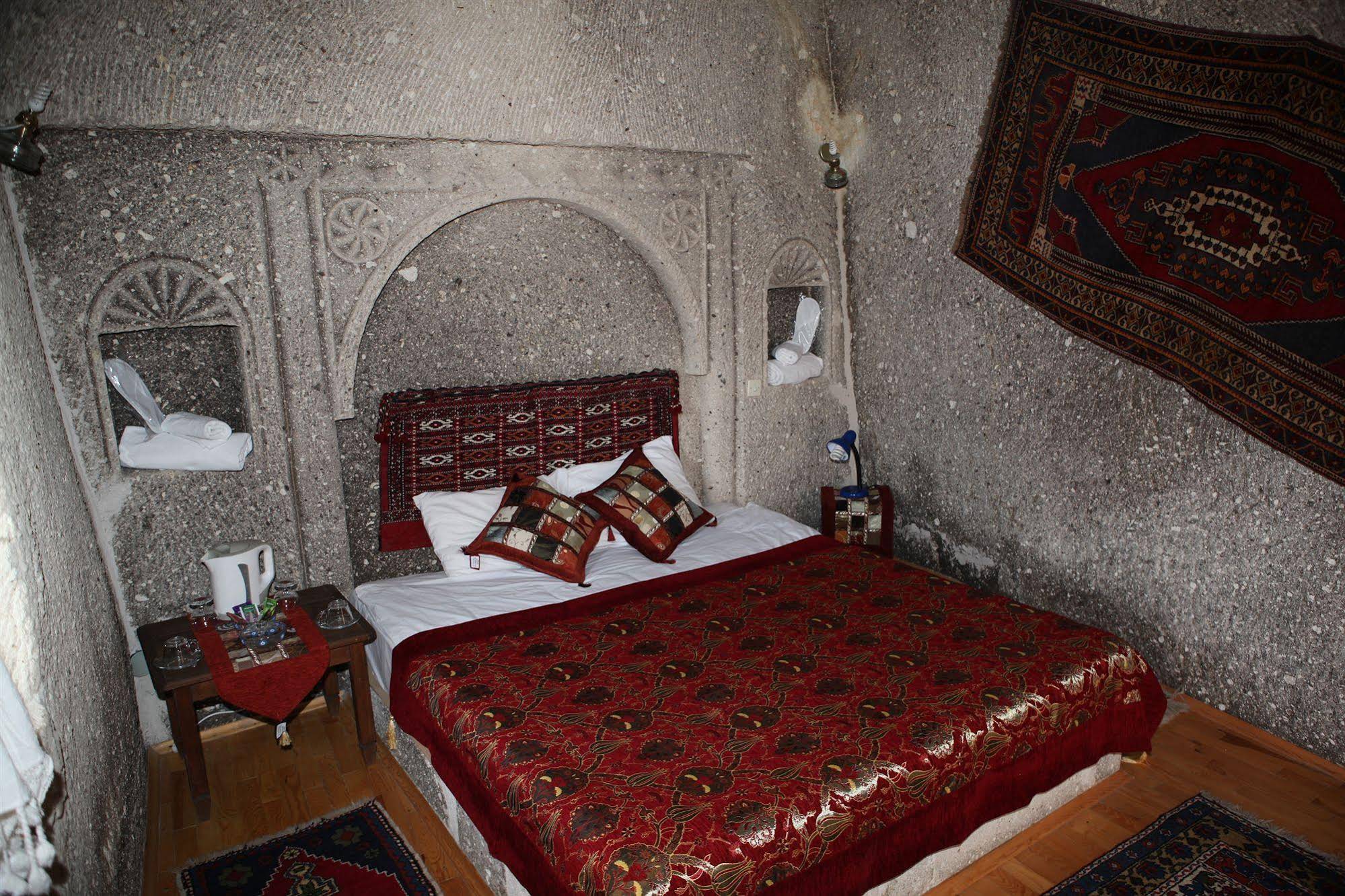 Elif Star Cave
