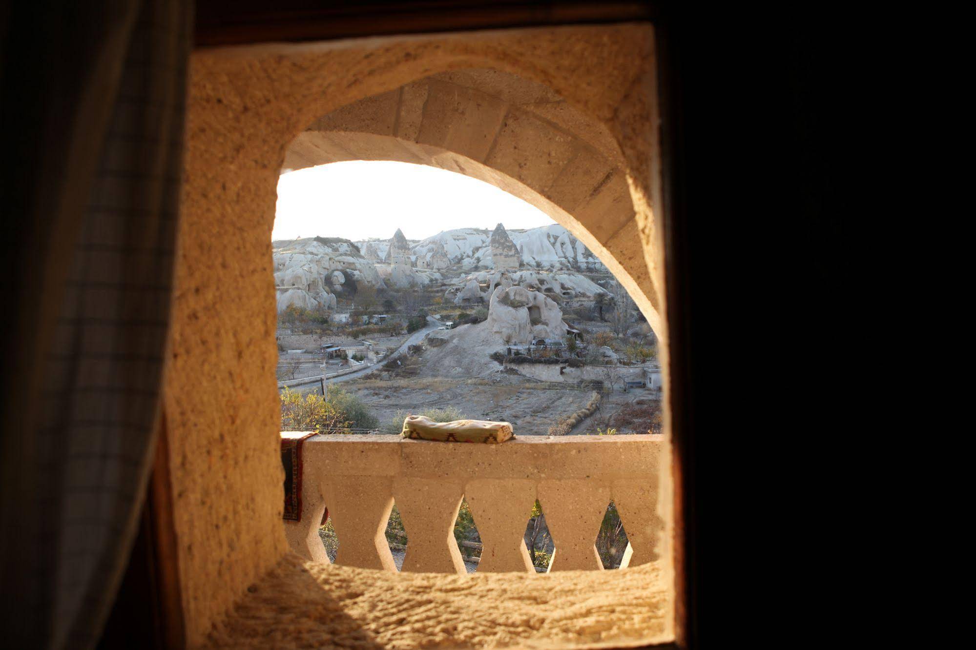 Elif Star Cave