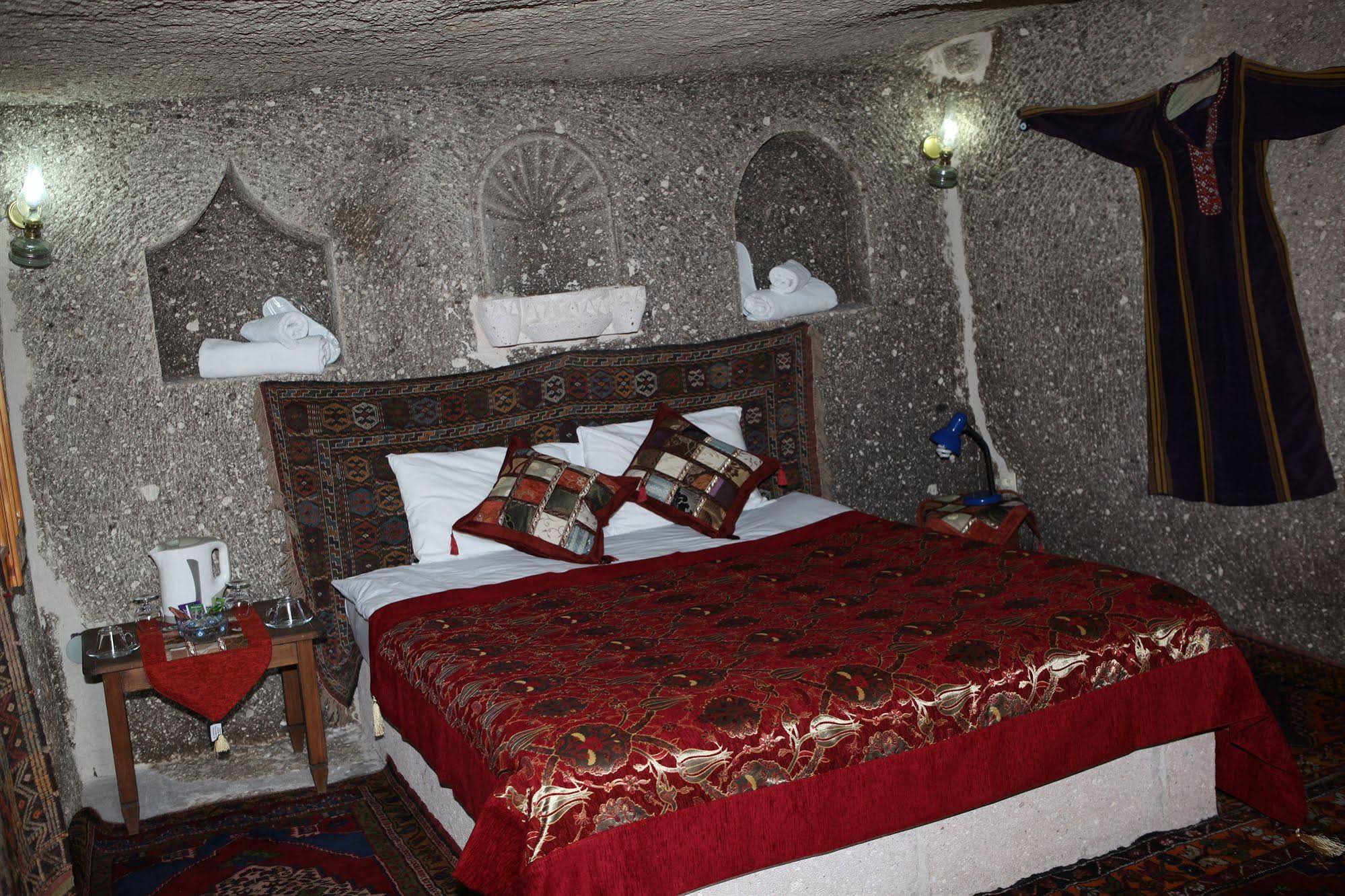 Elif Star Cave