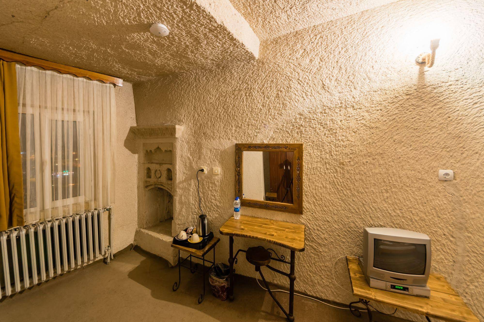 Elite Cave Suites