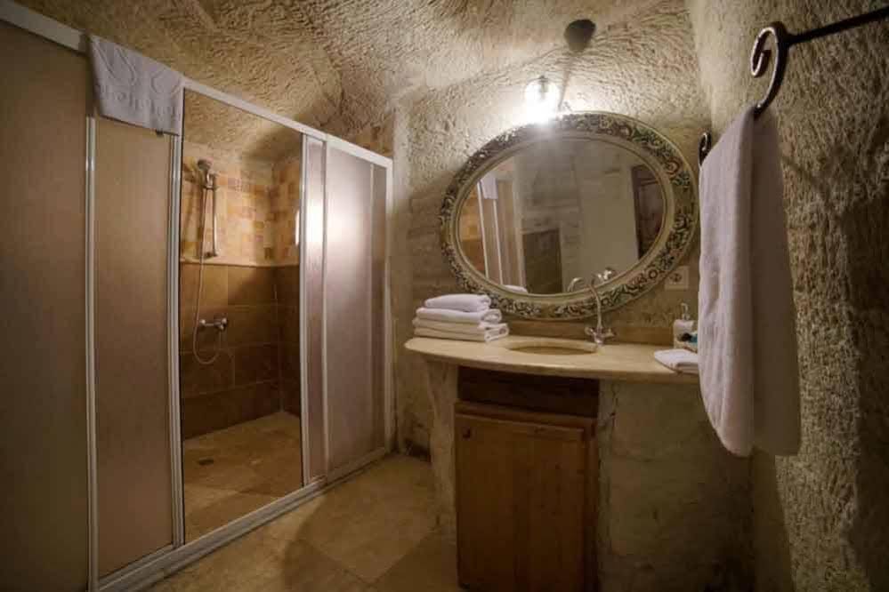 Emilys Cave House