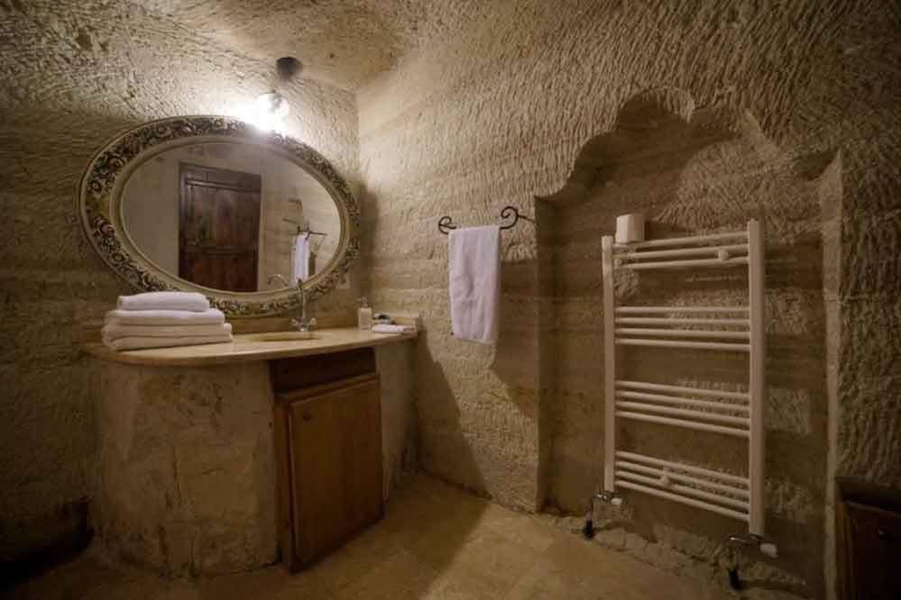 Emilys Cave House