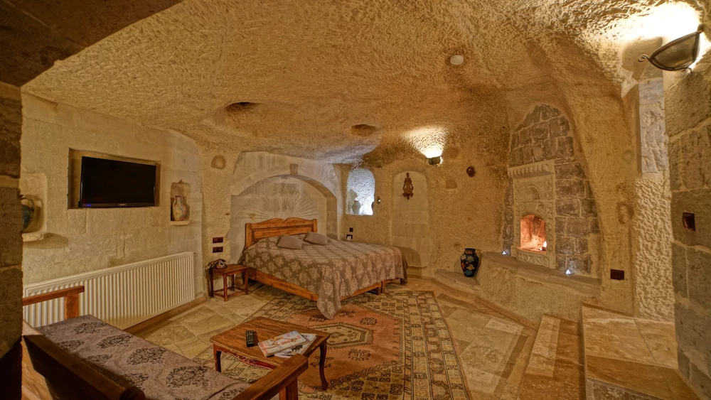 Charming Cave Hotel