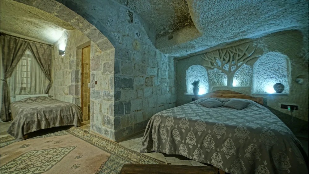 Charming Cave Hotel