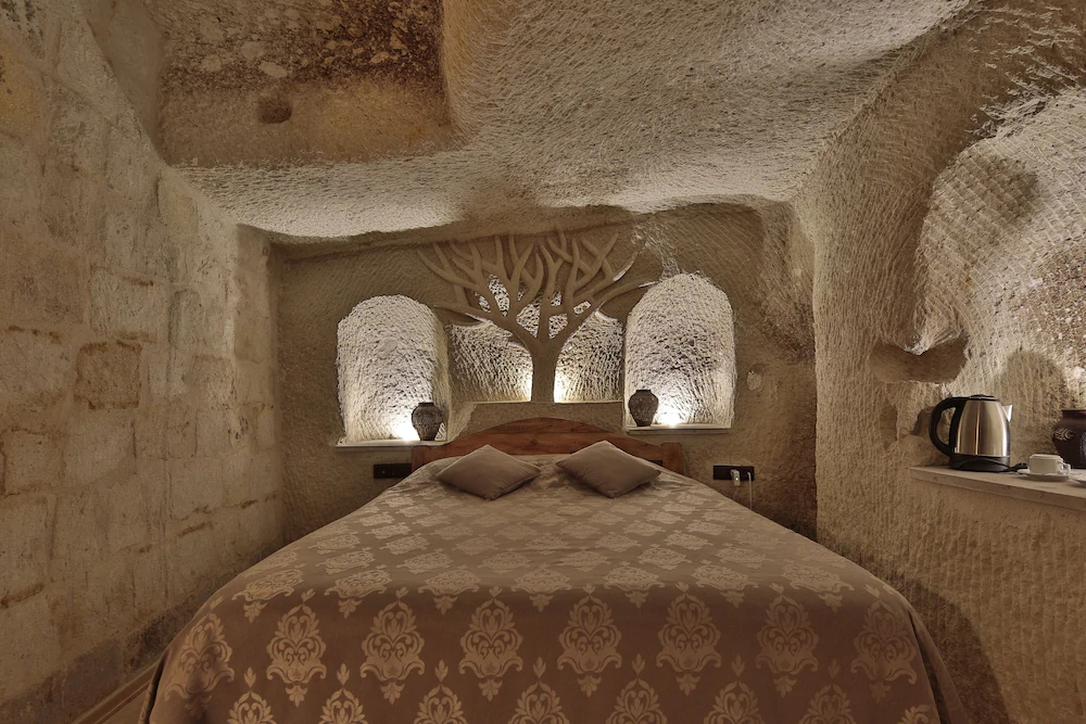 Charming Cave Hotel