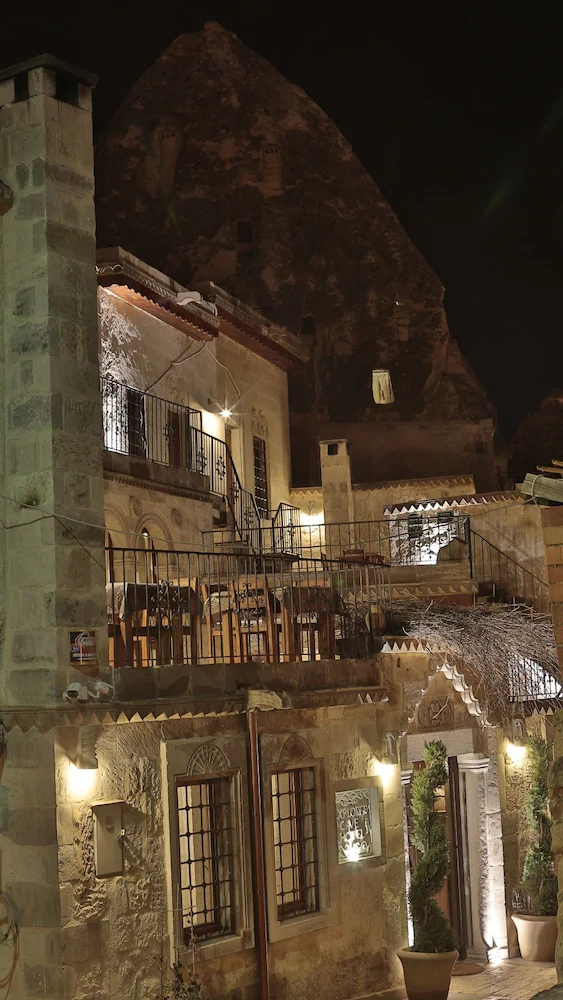 Charming Cave Hotel
