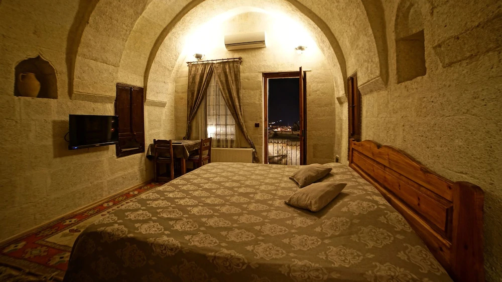 Charming Cave Hotel