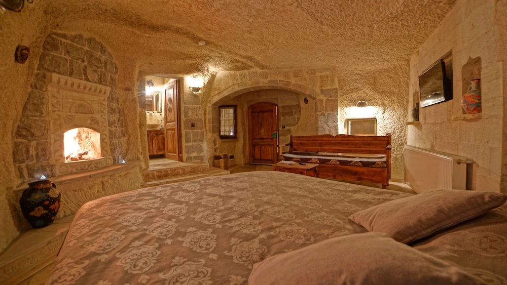 Charming Cave Hotel