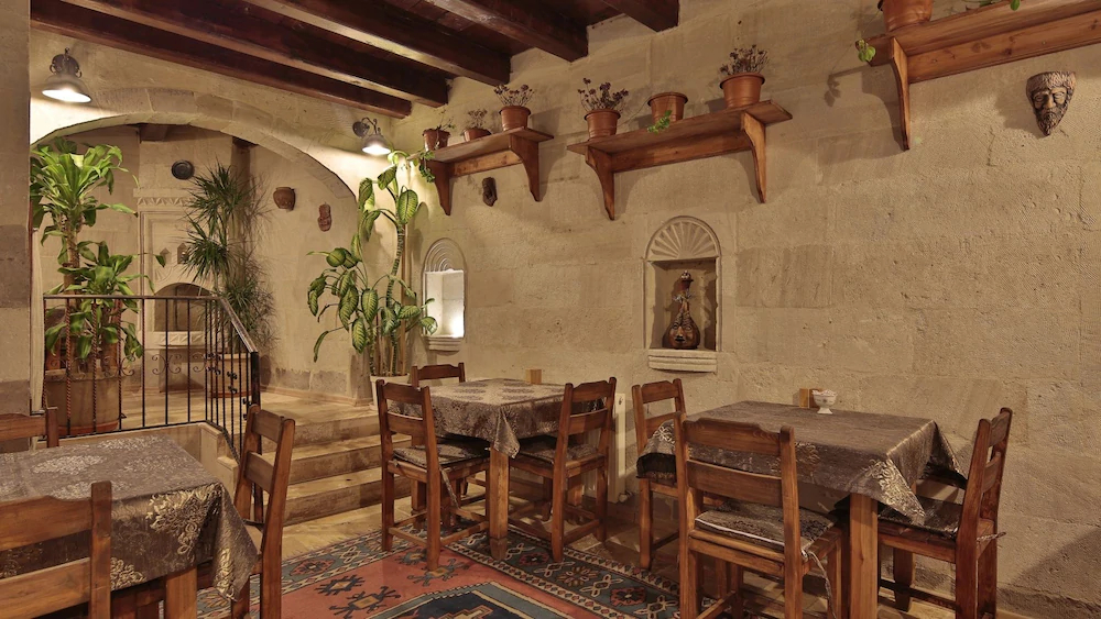 Charming Cave Hotel