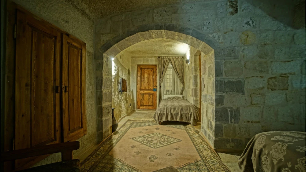 Charming Cave Hotel