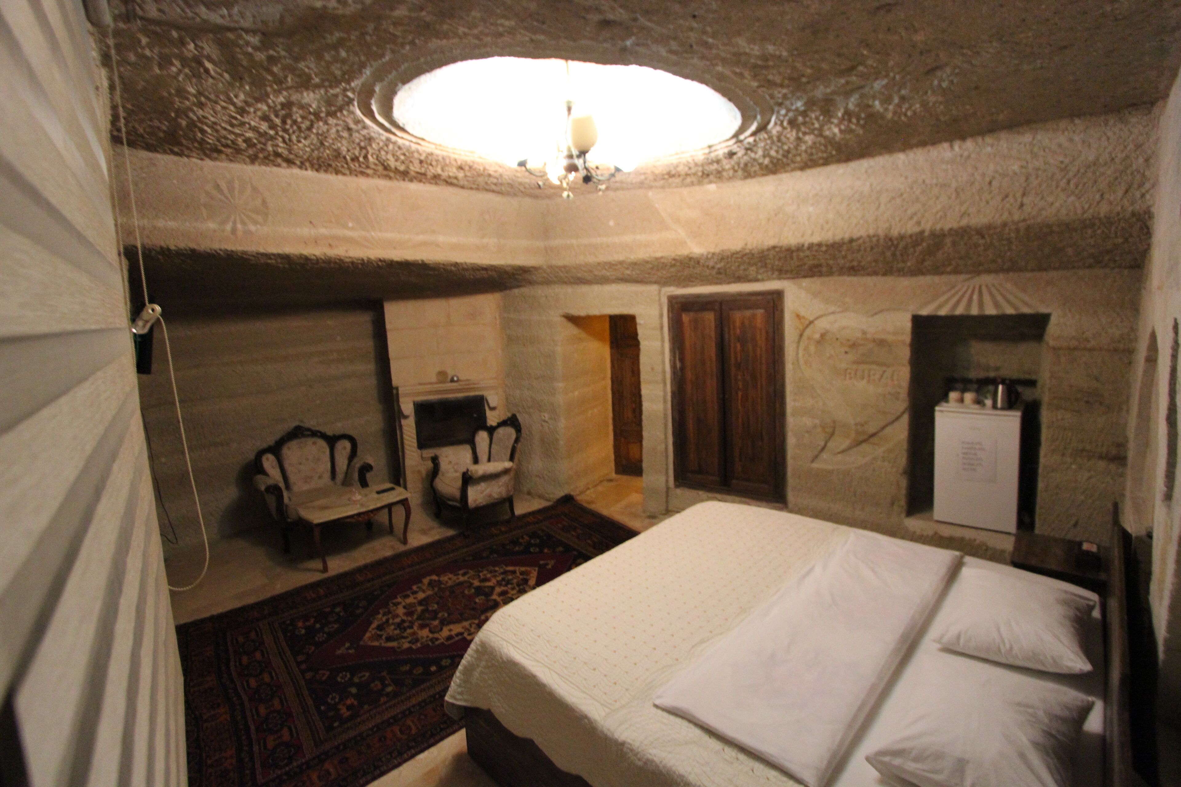 Family Cave Suite Hotel
