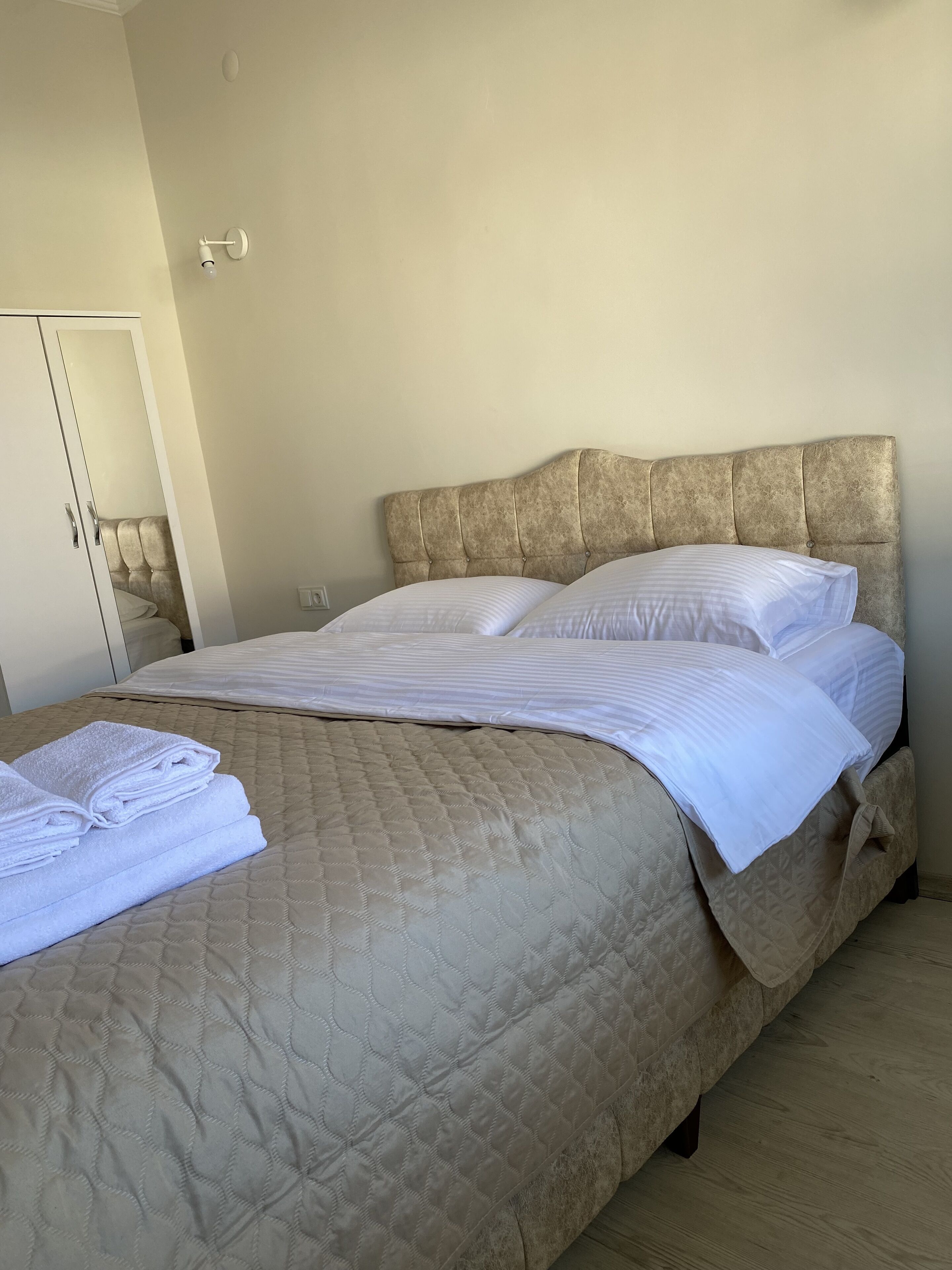 Family Cave Suite Hotel