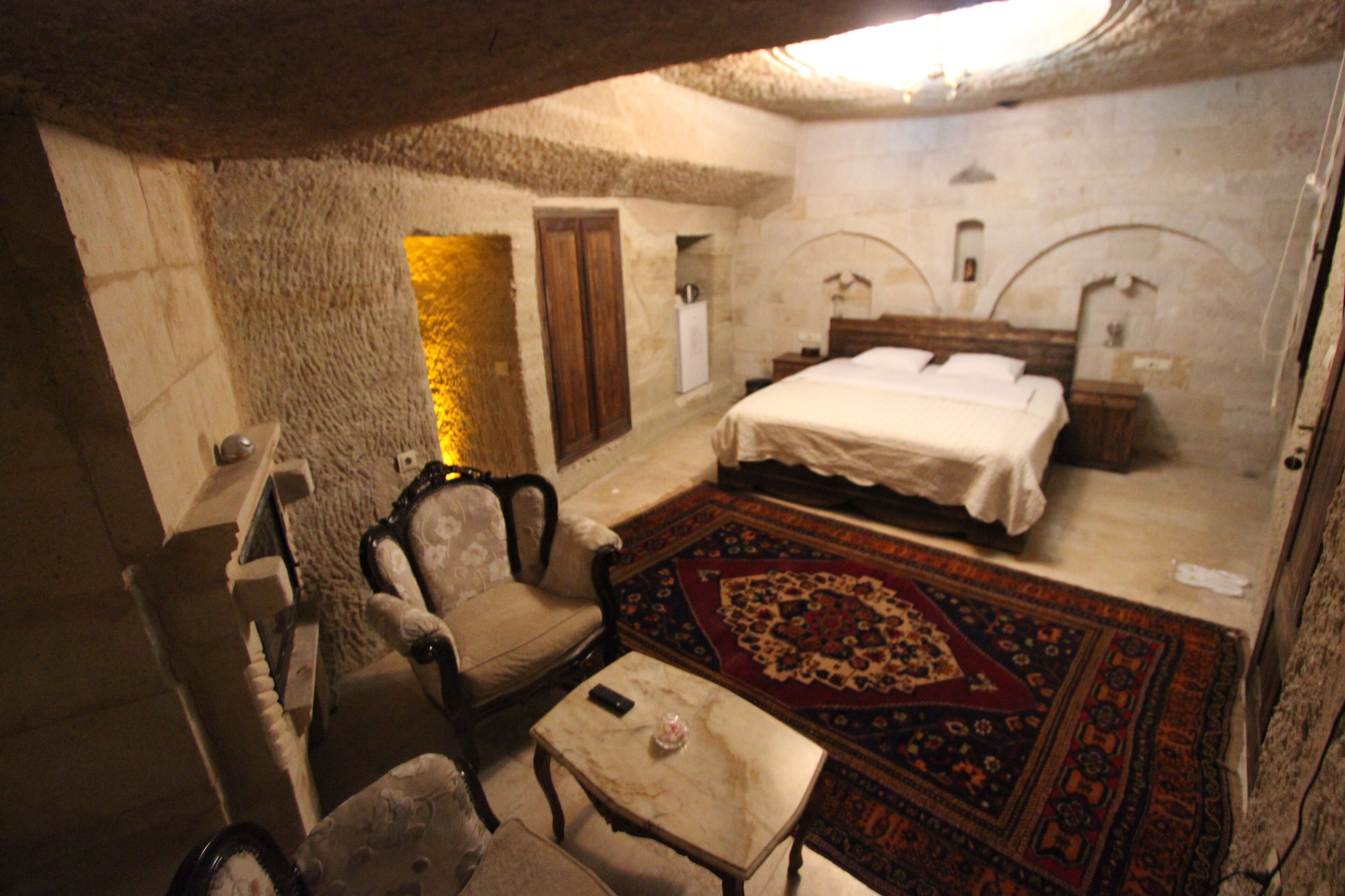 Family Cave Suite Hotel