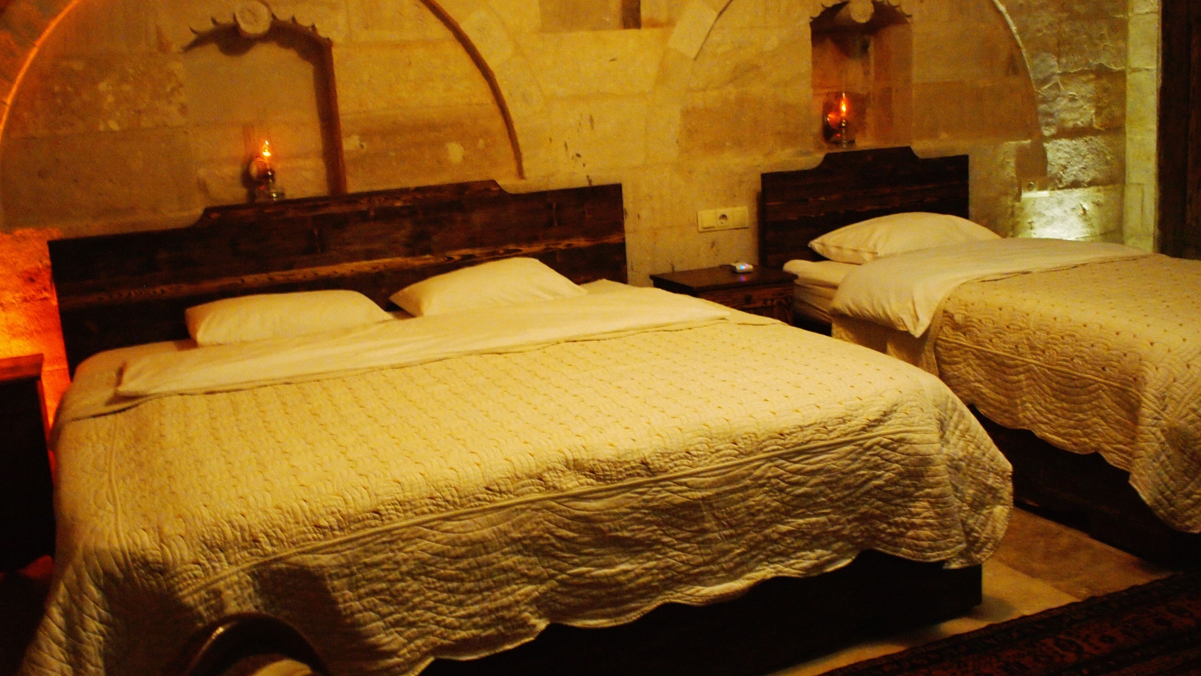 Family Cave Suite Hotel