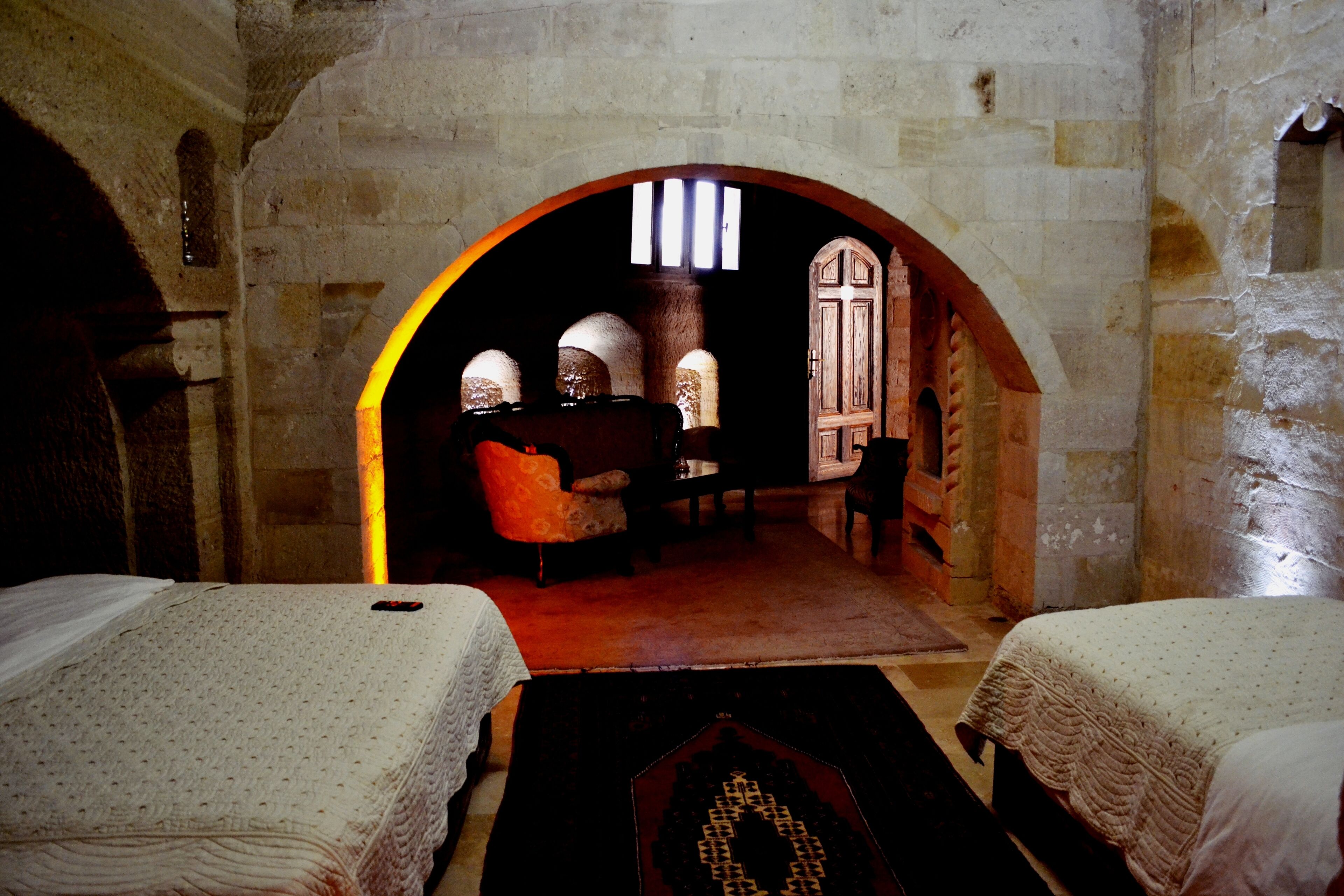 Family Cave Suite Hotel