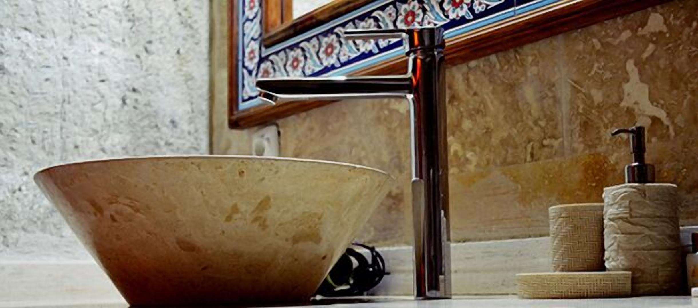 Family Cave Suite Hotel