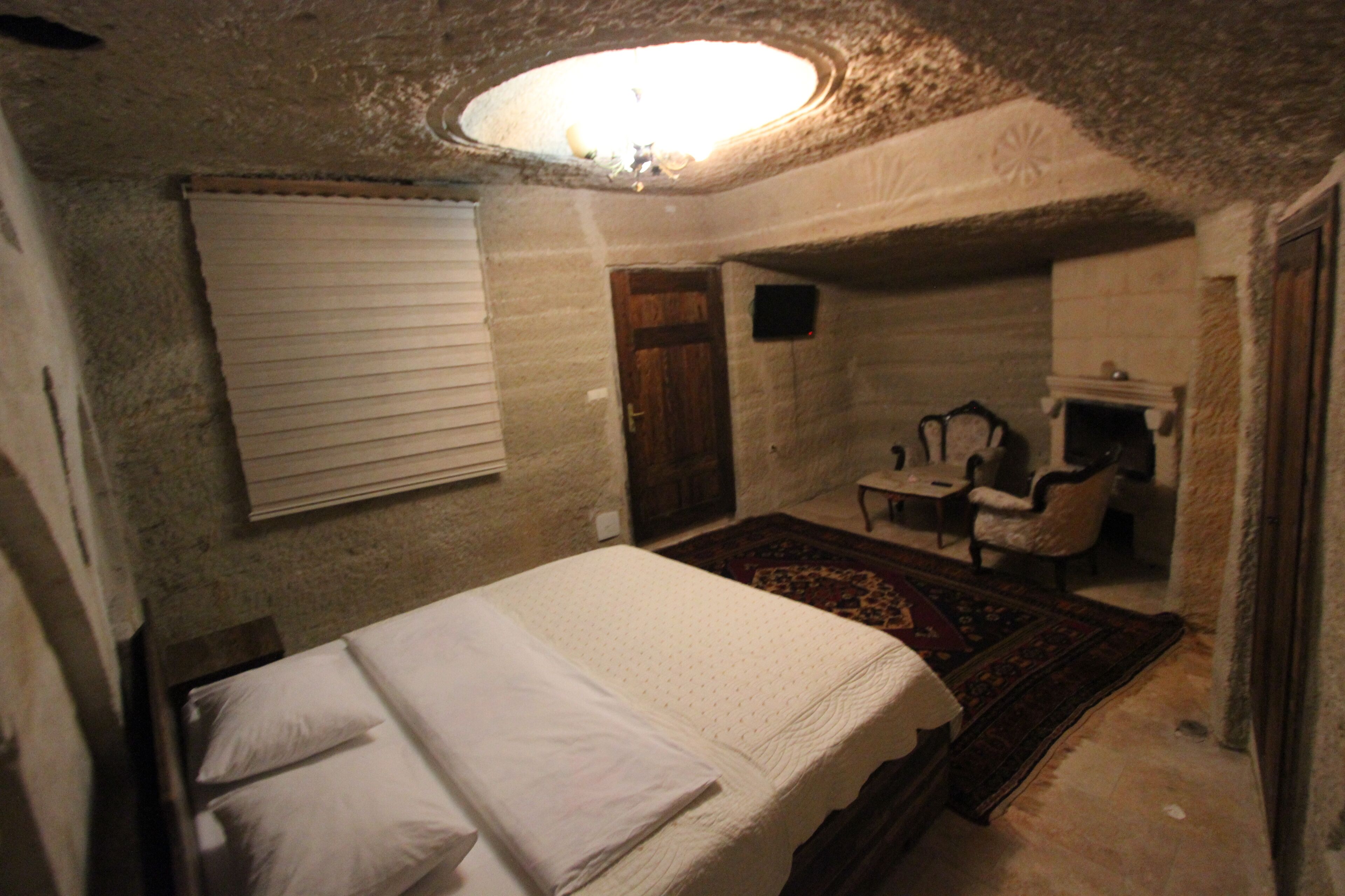 Family Cave Suite Hotel