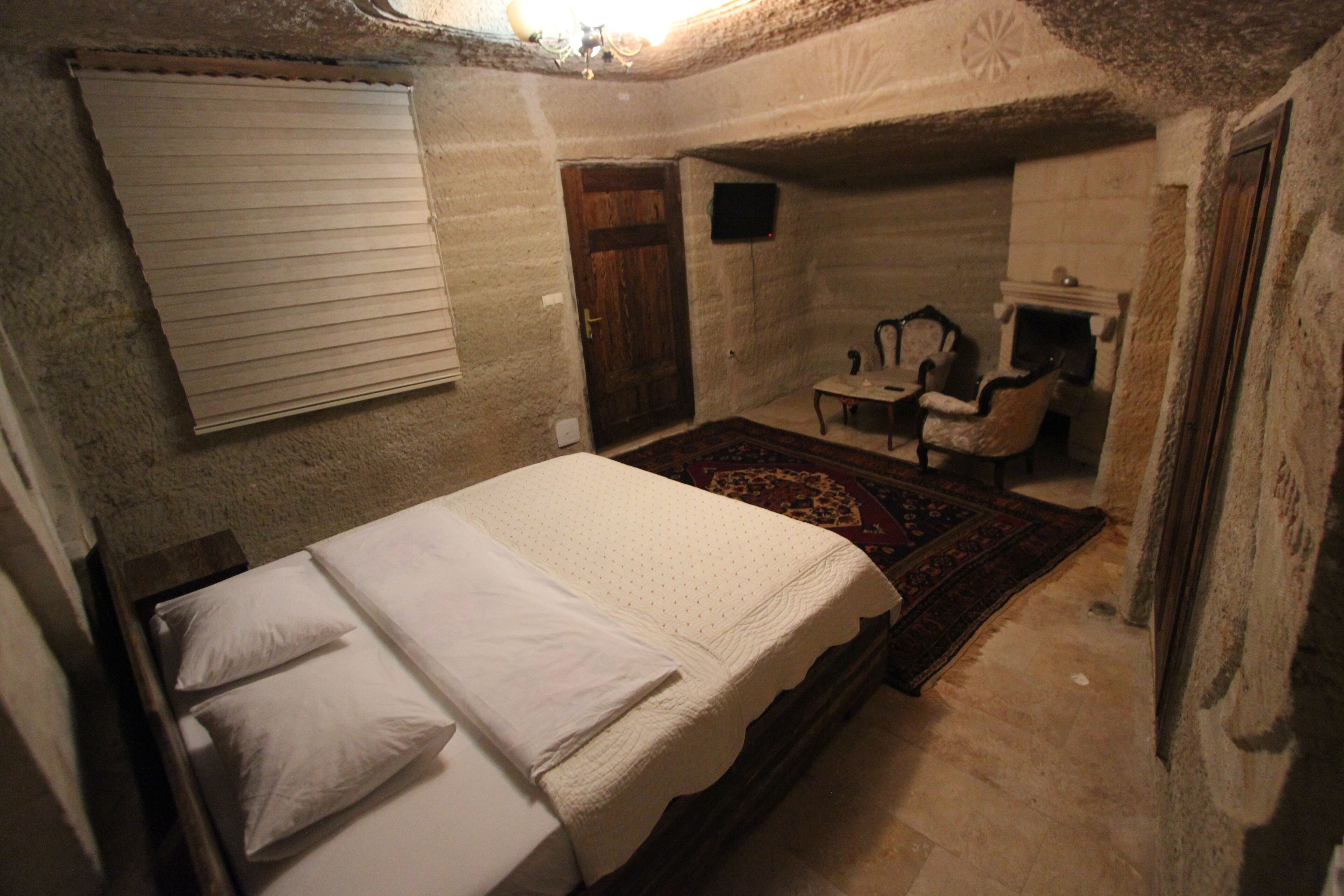 Family Cave Suite Hotel