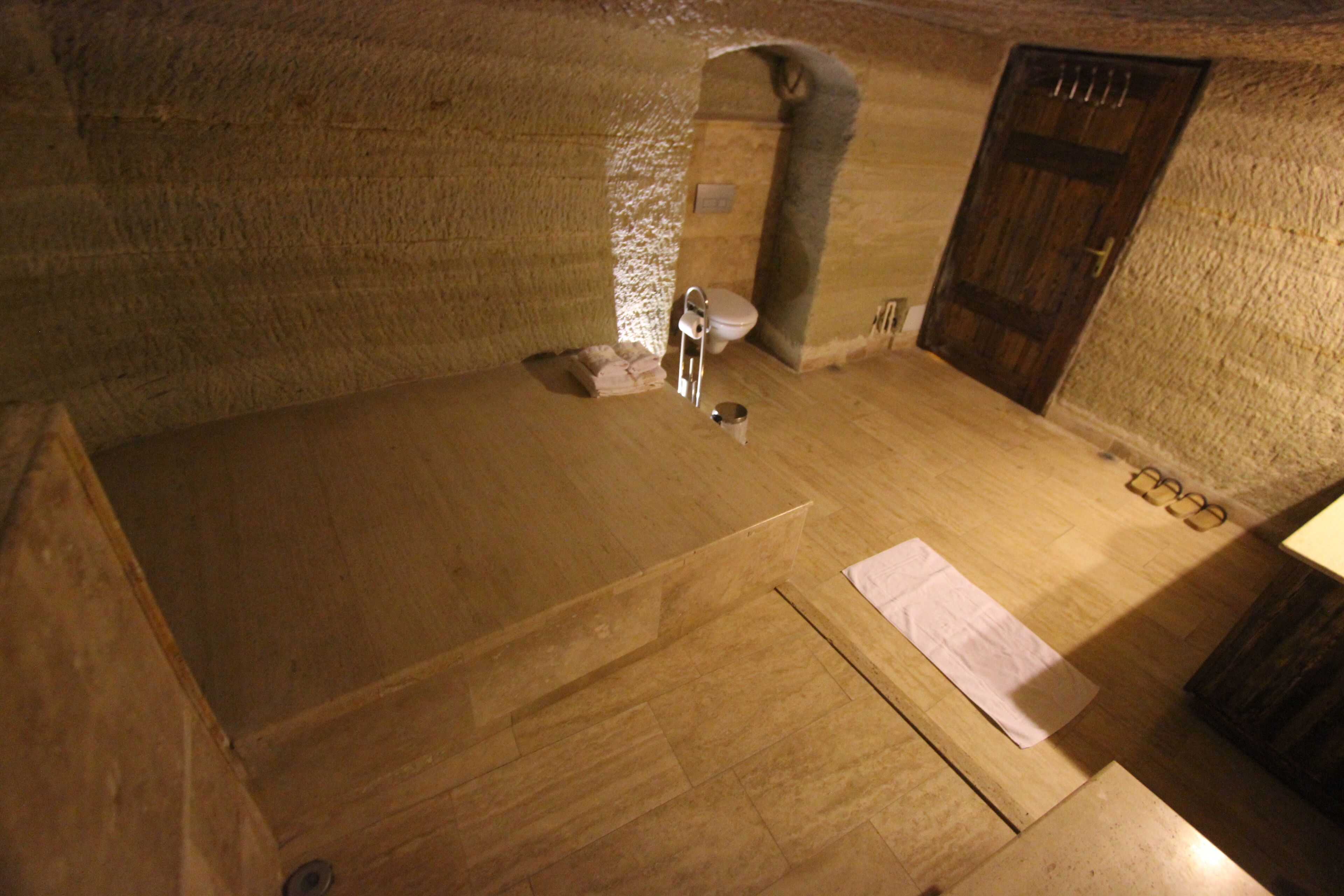 Family Cave Suite Hotel