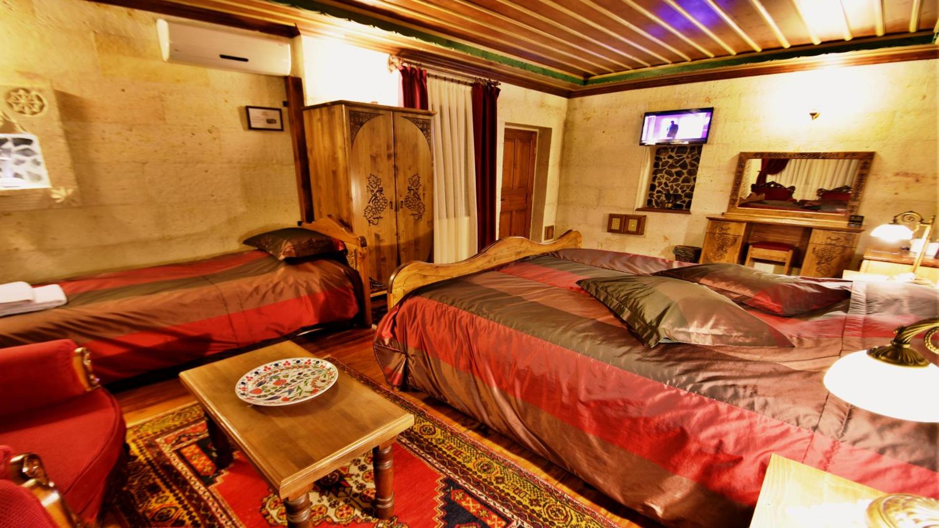 Harman Cave Hotel