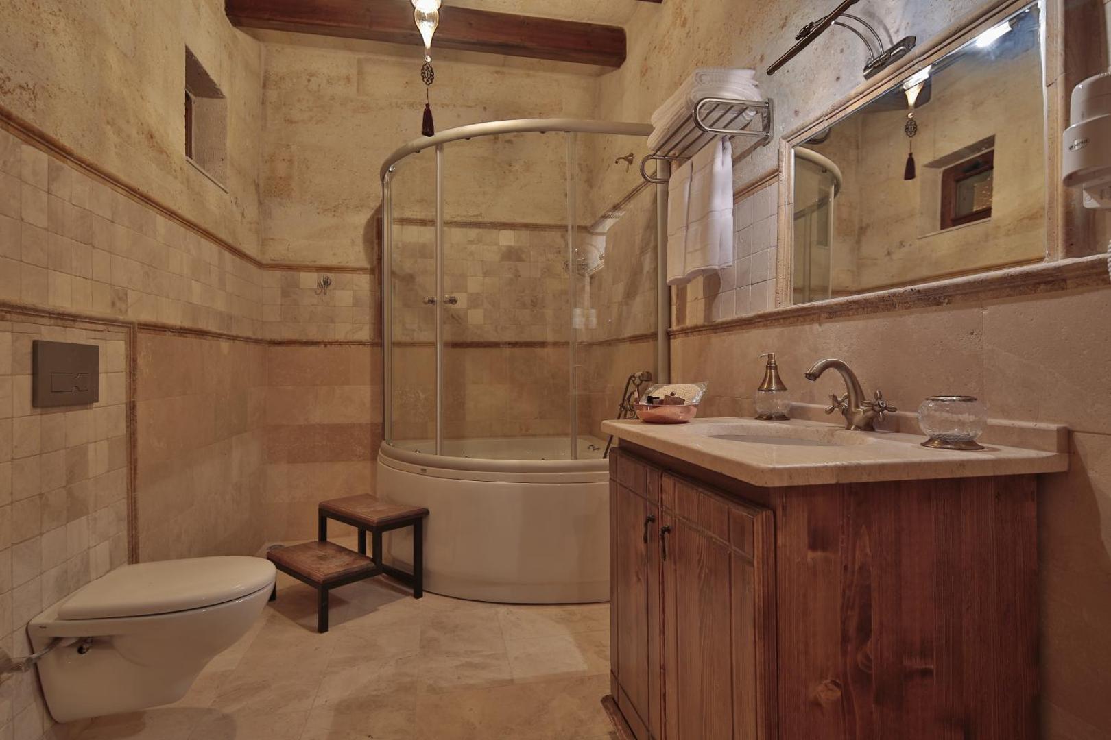 Harman Cave Hotel