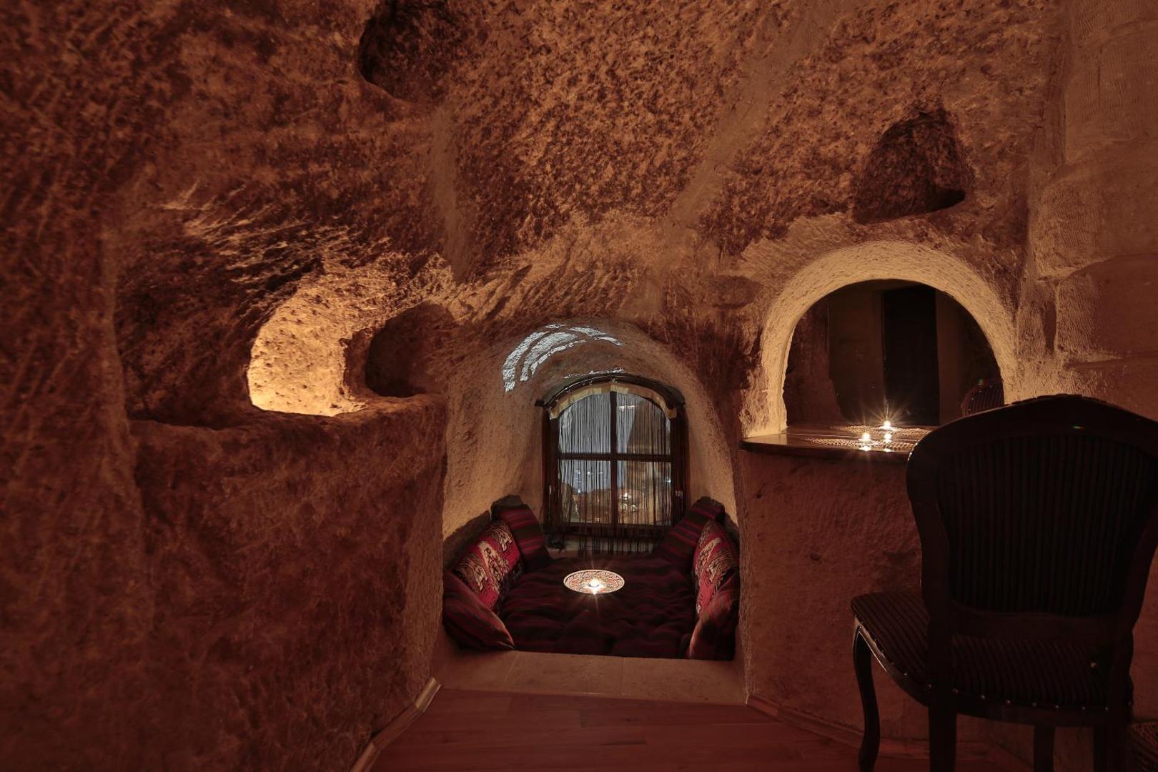 Harman Cave Hotel