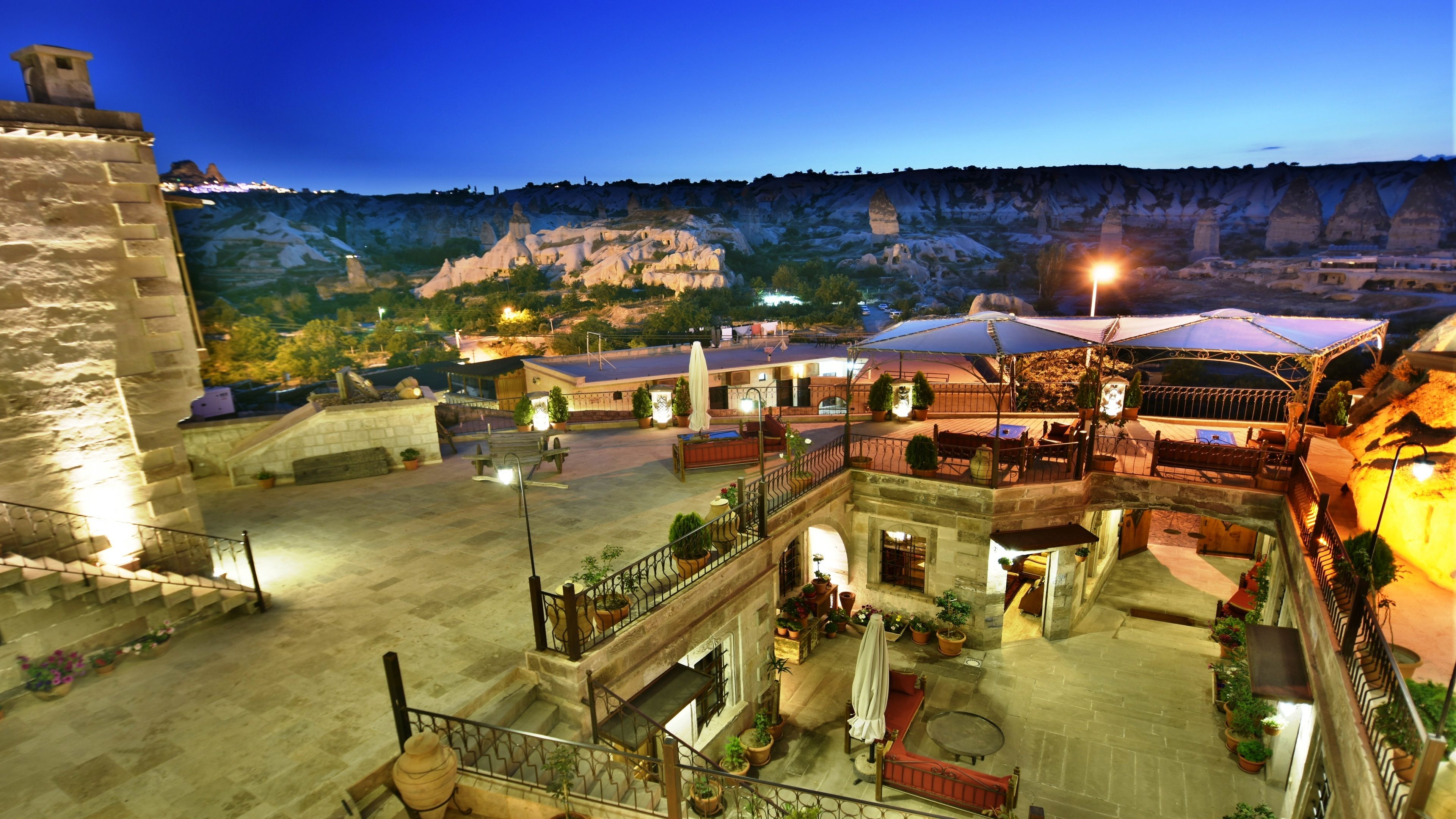 Harman Cave Hotel