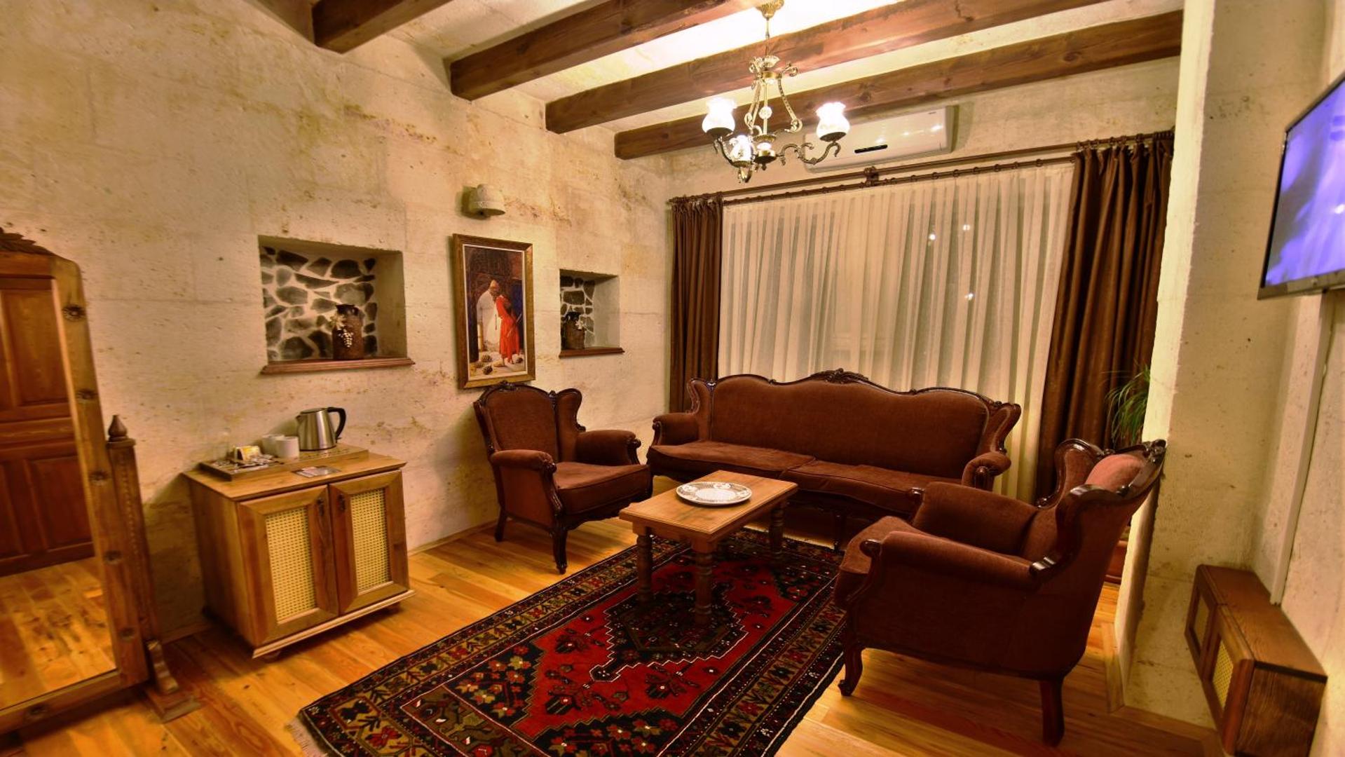 Harman Cave Hotel