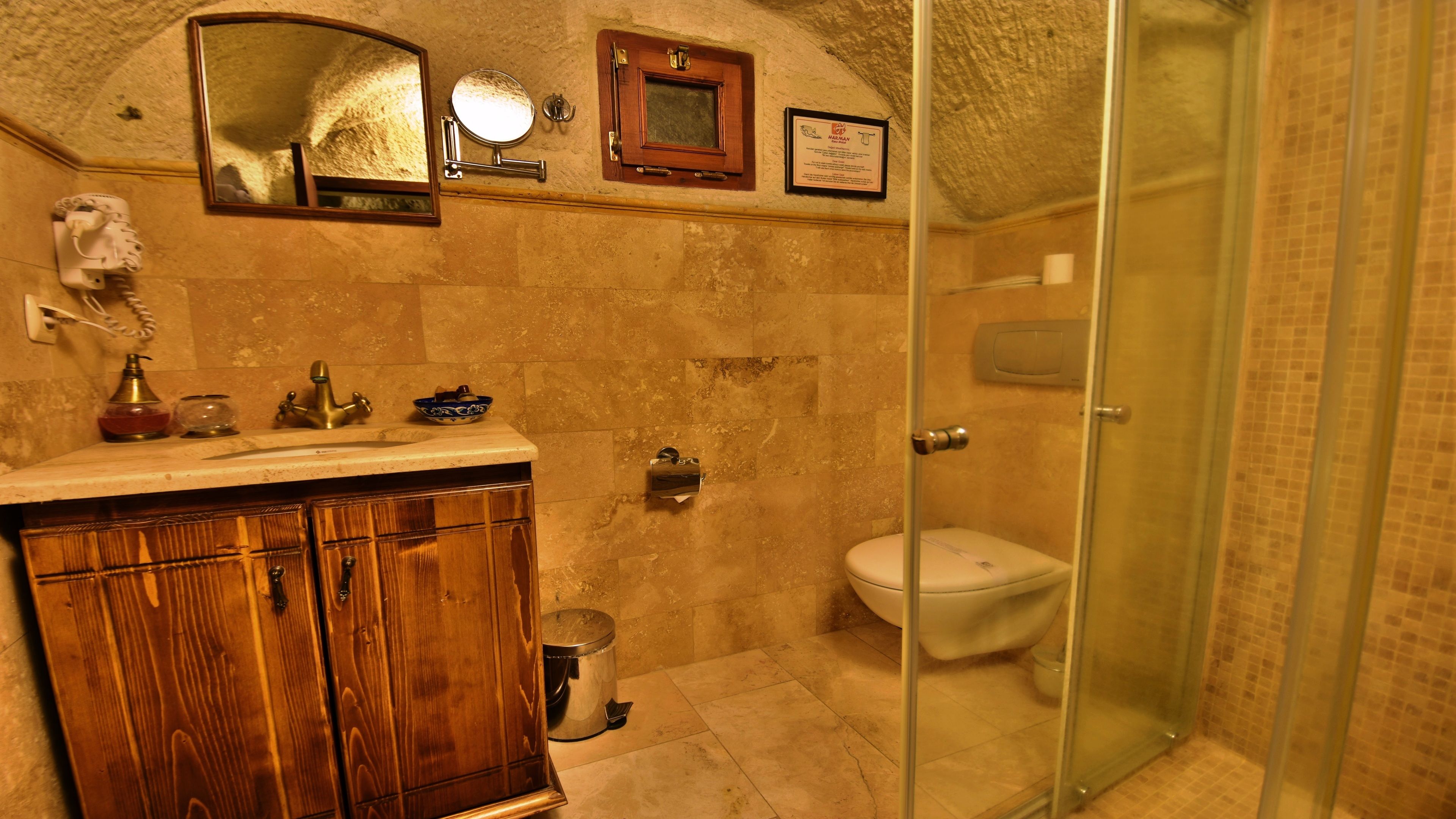 Harman Cave Hotel