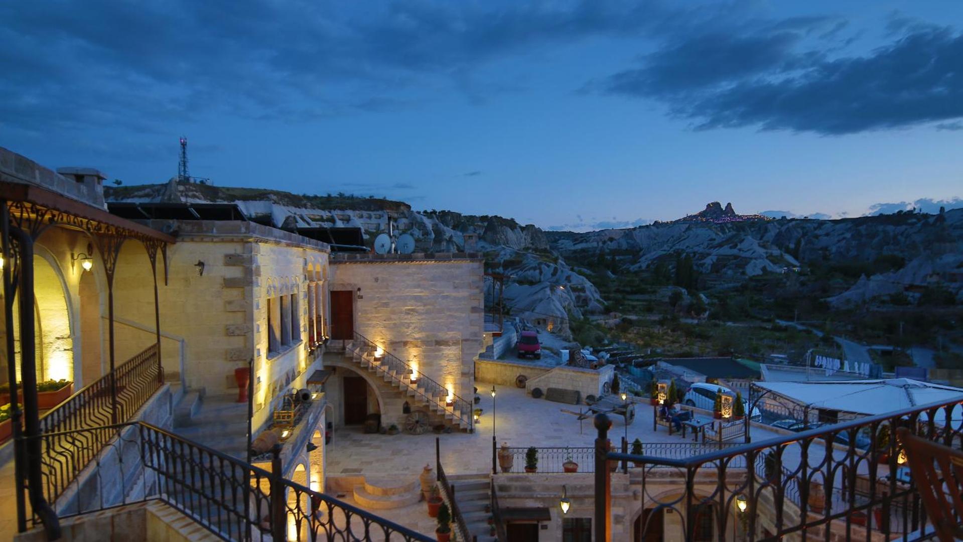 Harman Cave Hotel