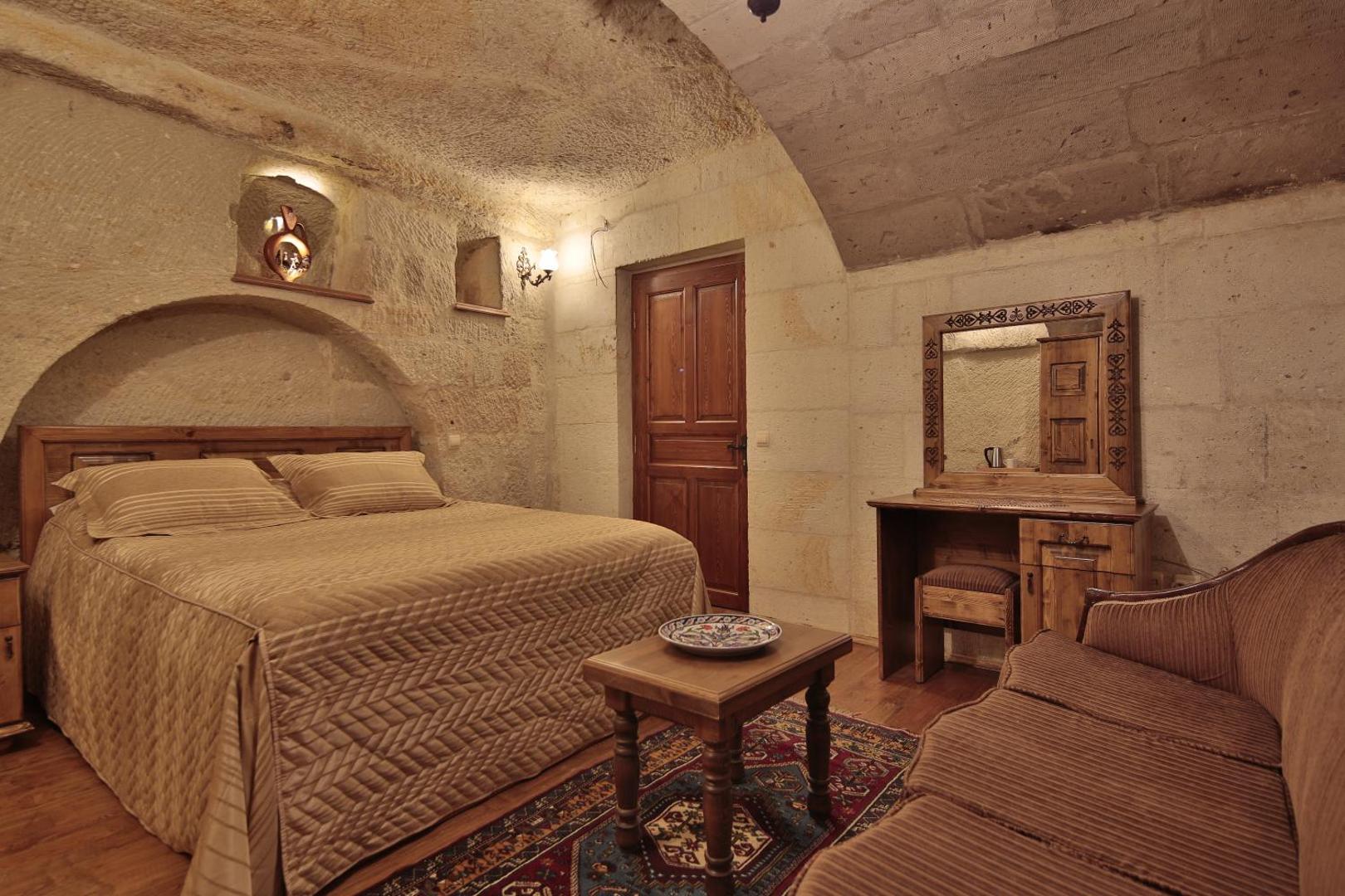 Harman Cave Hotel