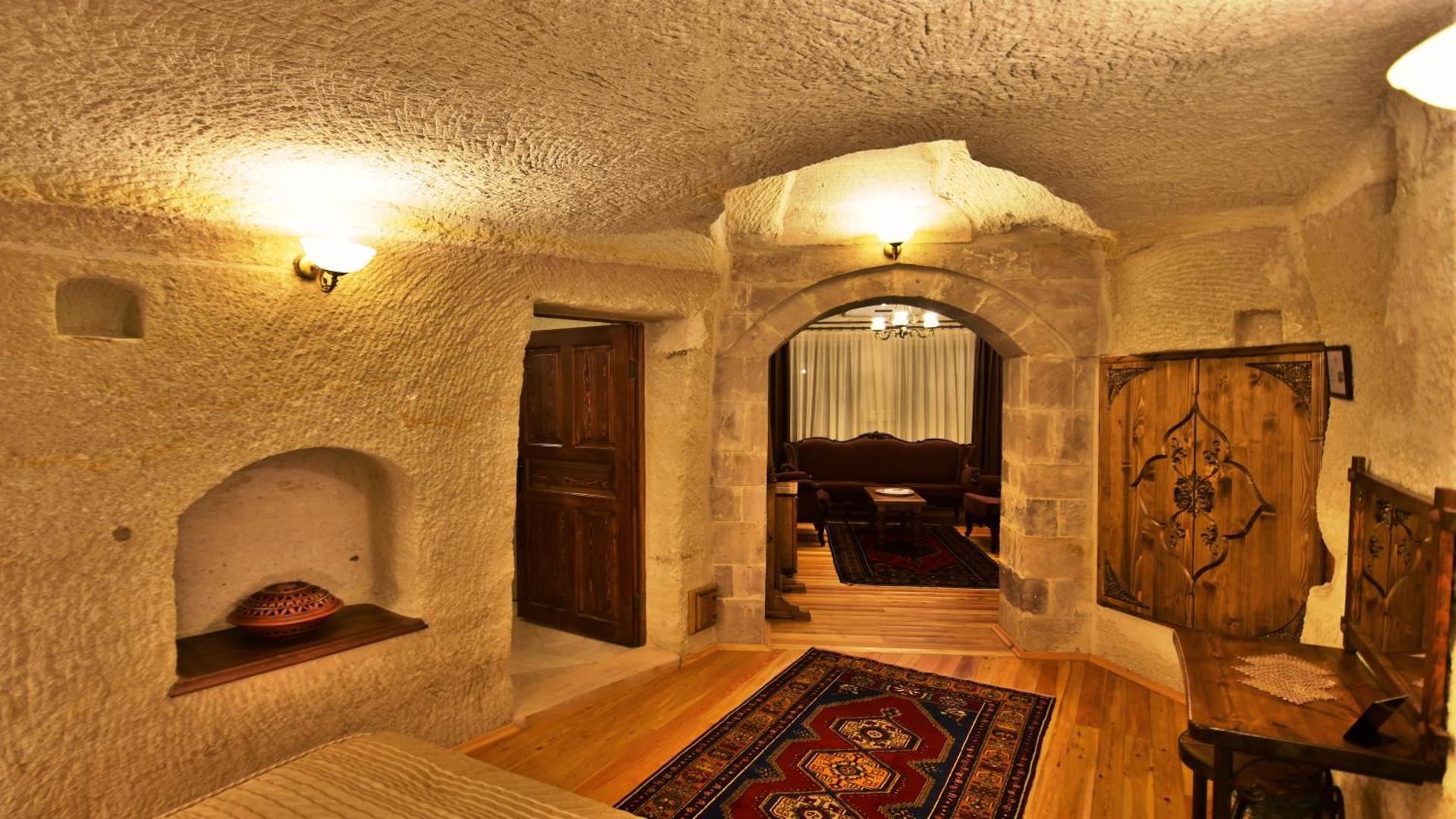 Harman Cave Hotel