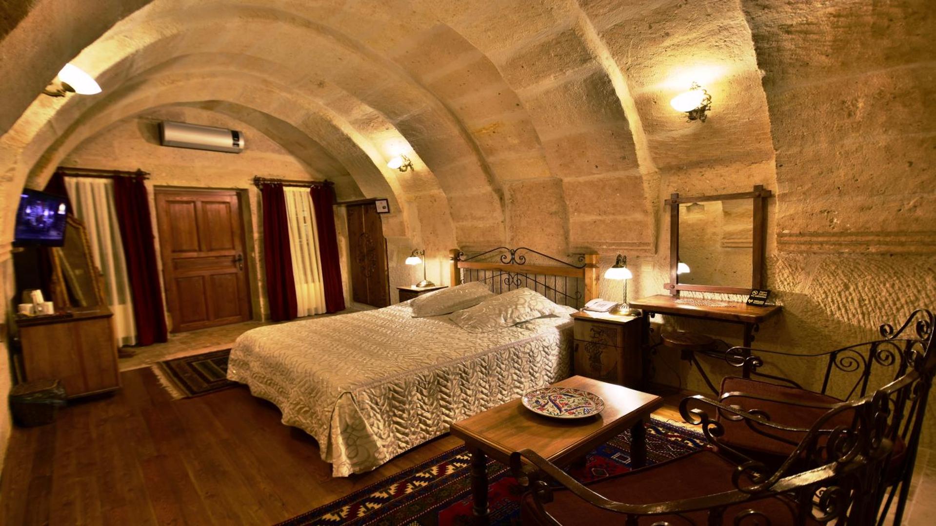 Harman Cave Hotel