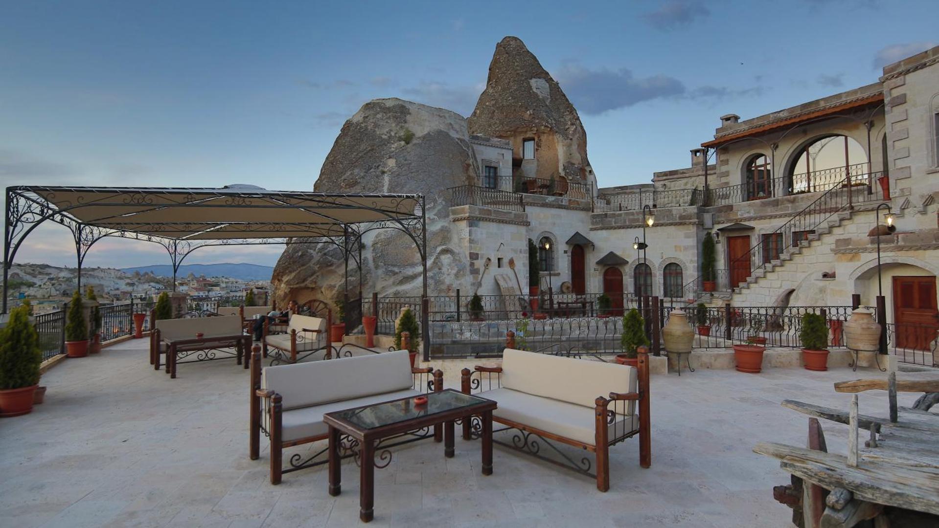 Harman Cave Hotel