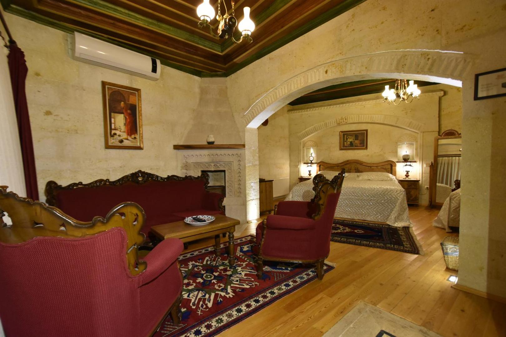 Harman Cave Hotel