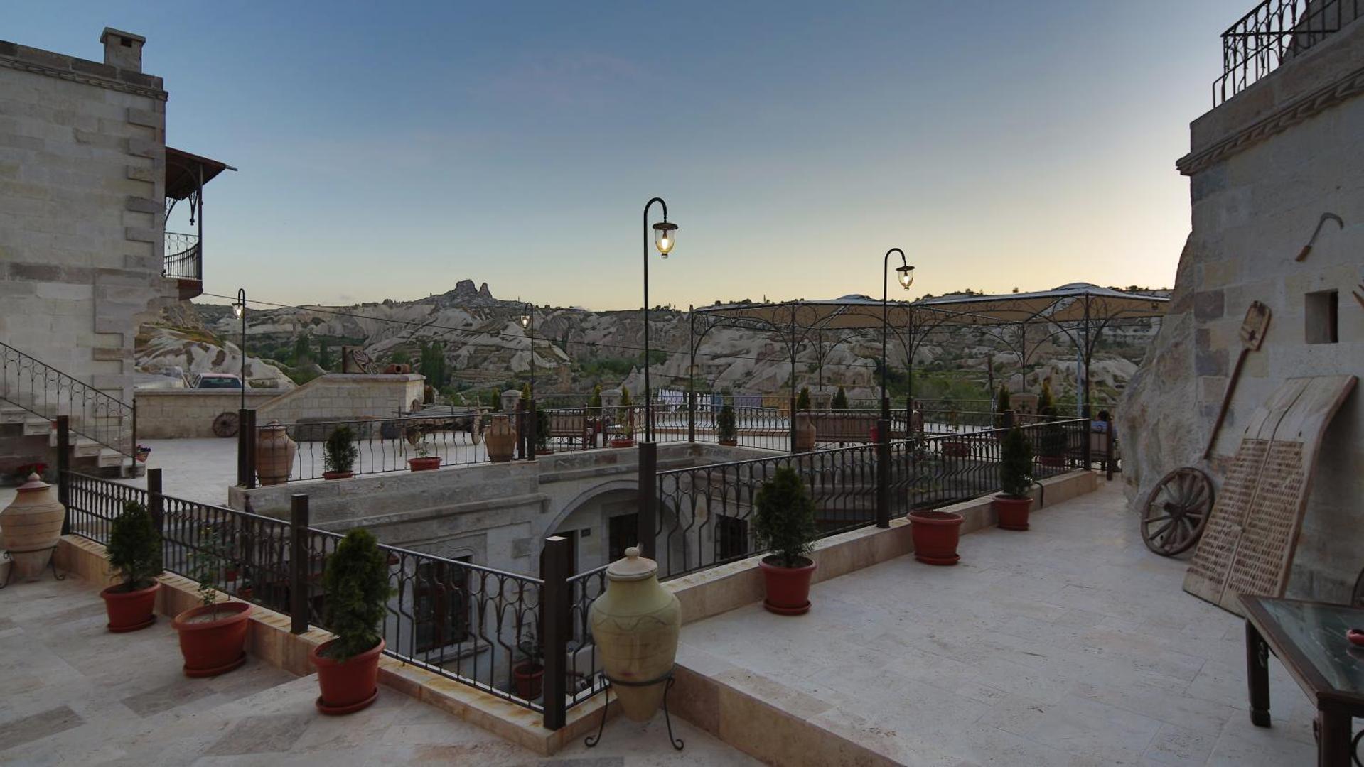 Harman Cave Hotel