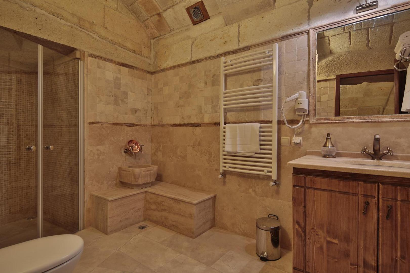 Harman Cave Hotel