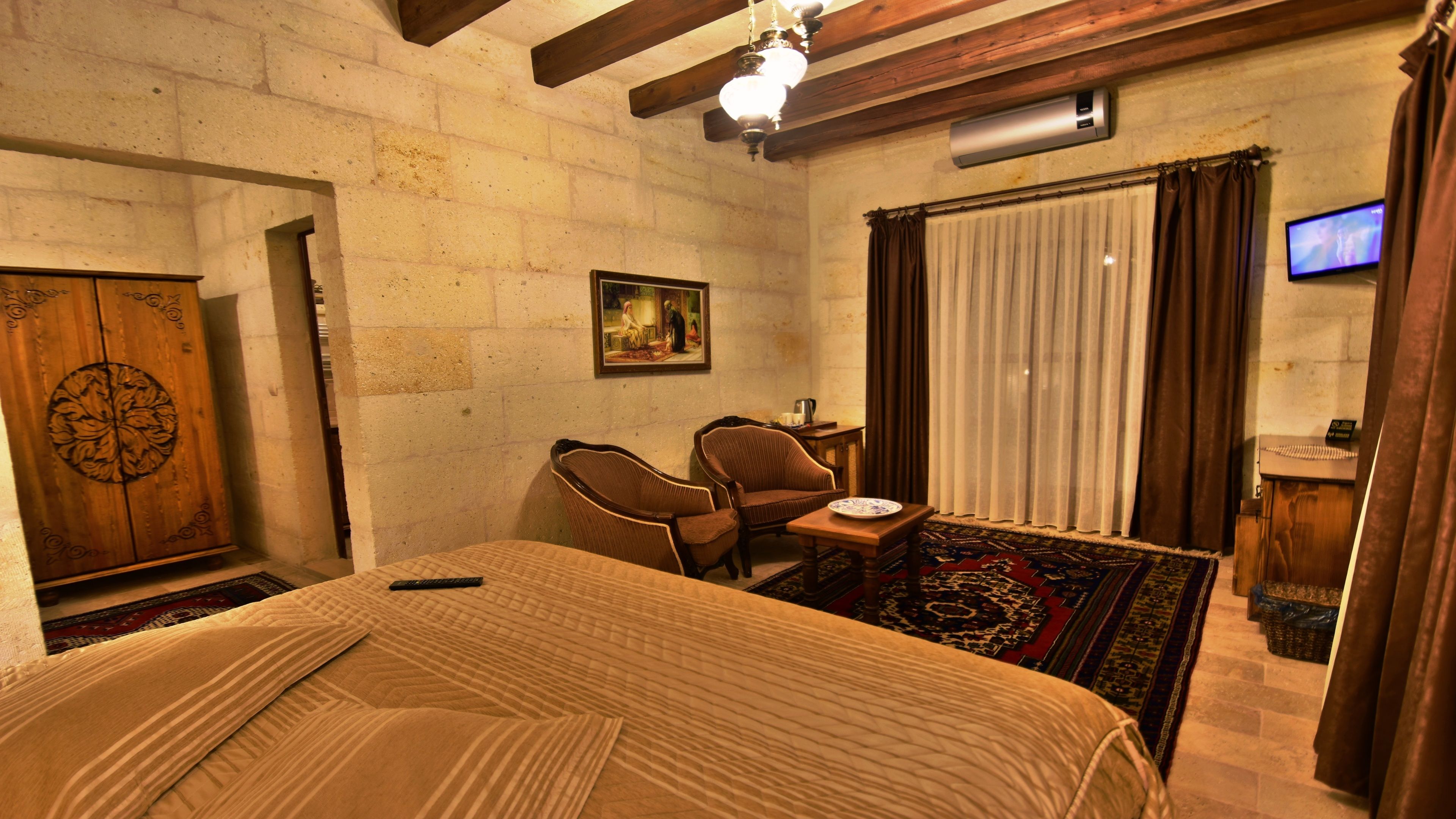Harman Cave Hotel