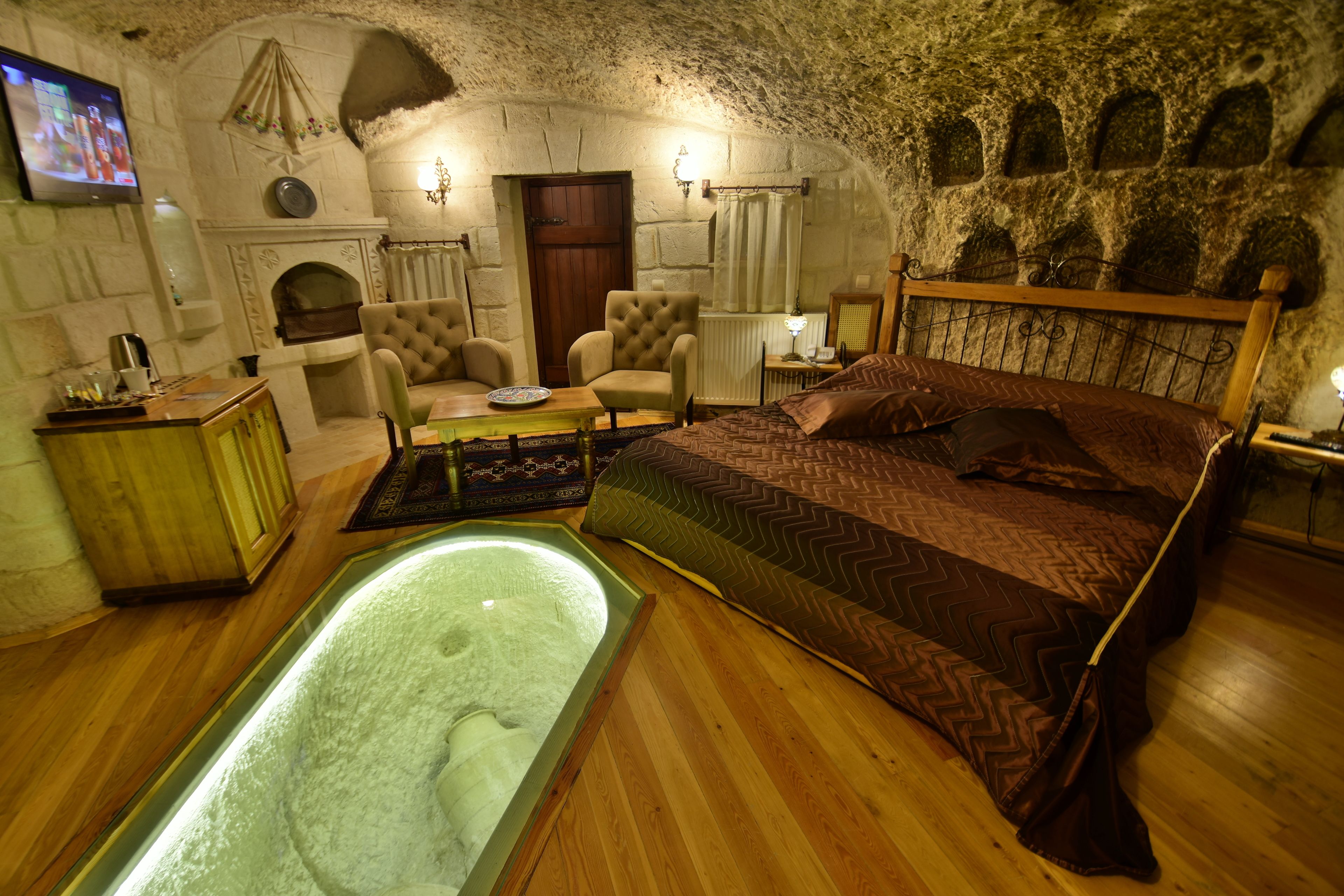 Harman Cave Hotel