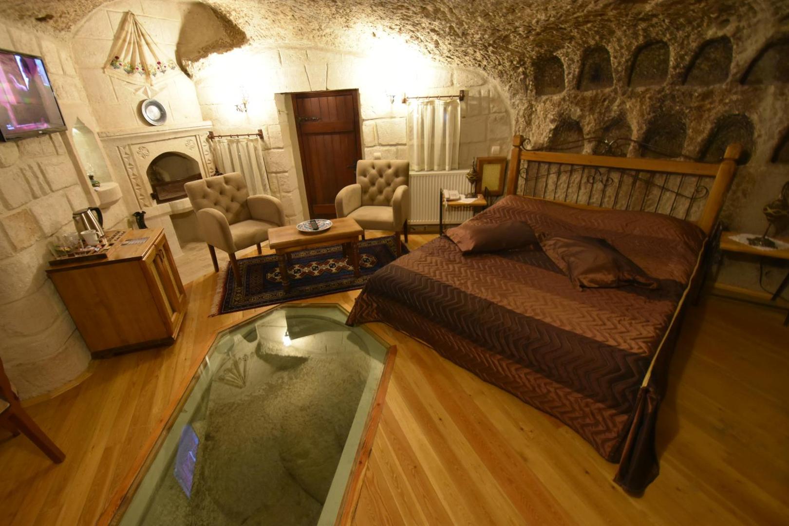 Harman Cave Hotel
