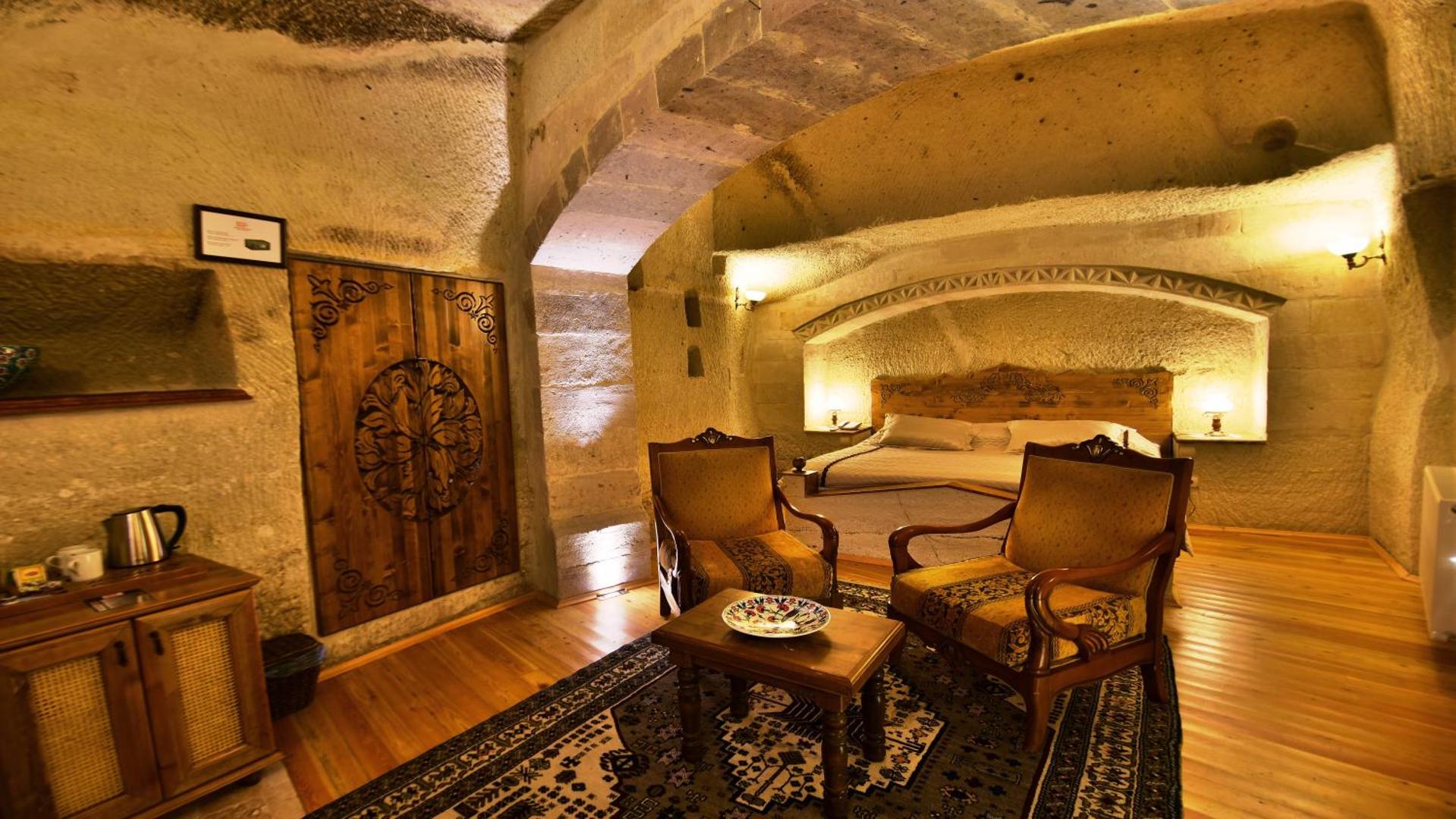 Harman Cave Hotel