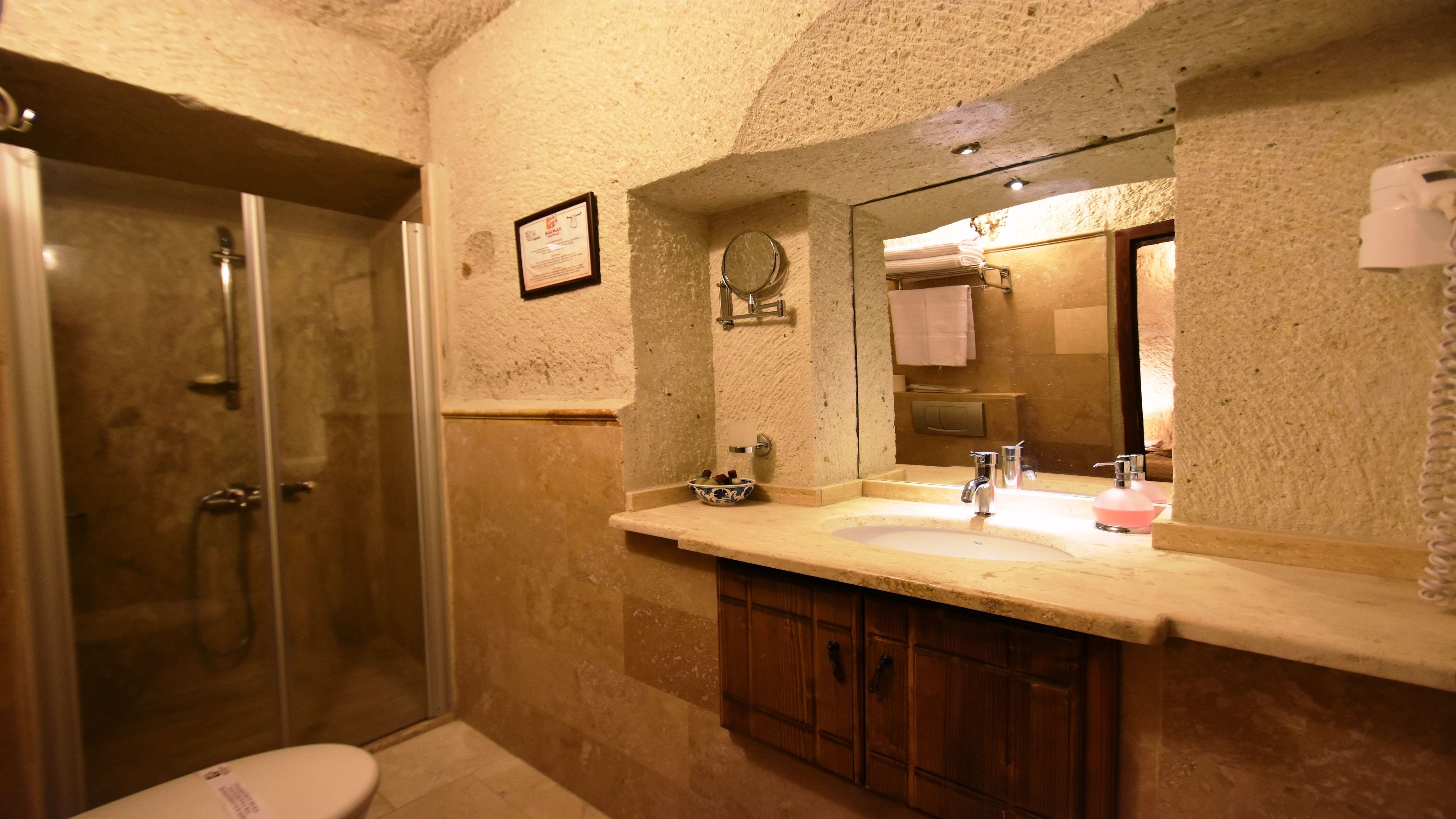Harman Cave Hotel
