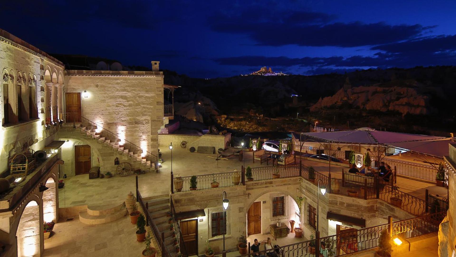 Harman Cave Hotel