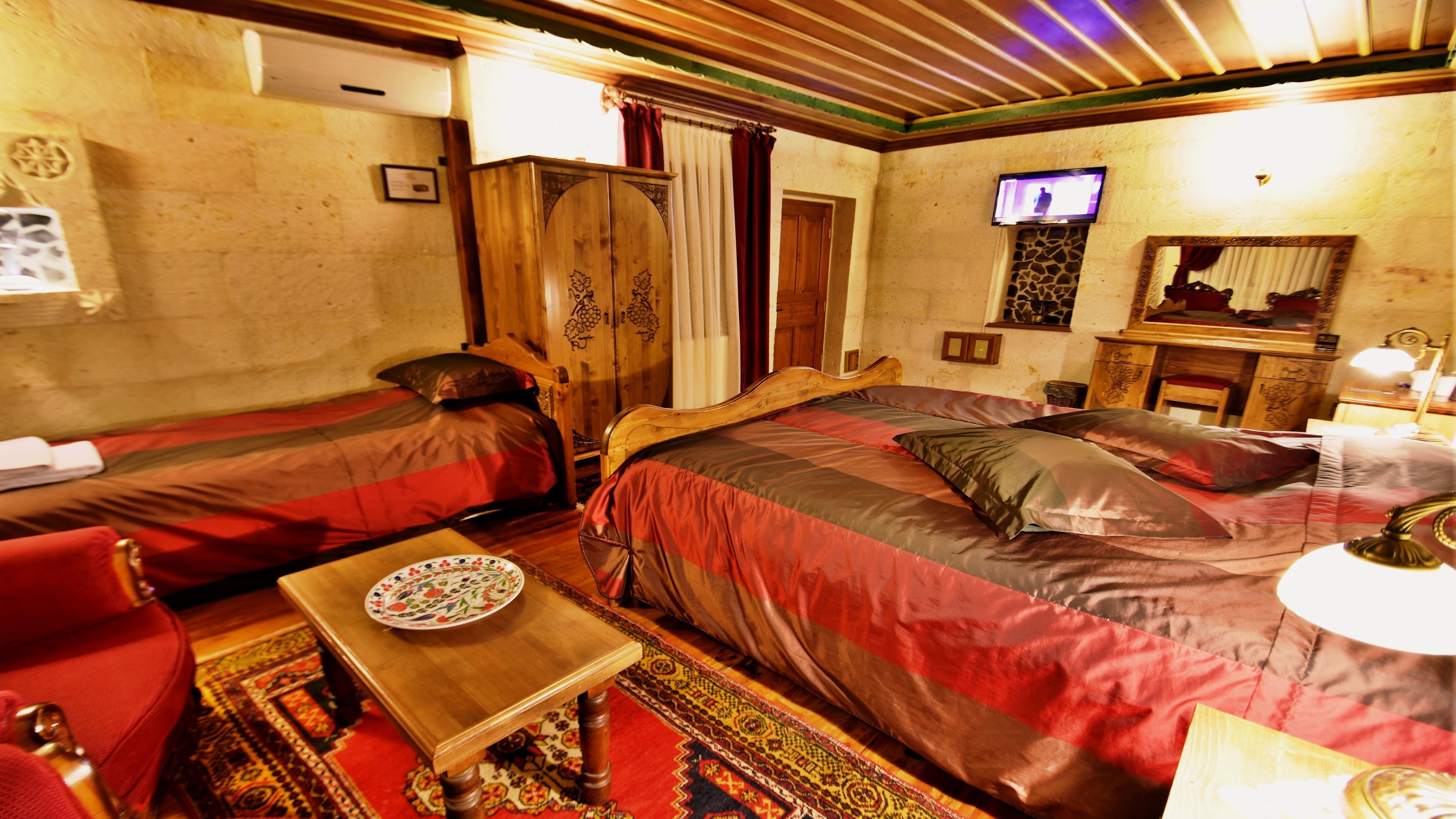 Harman Cave Hotel