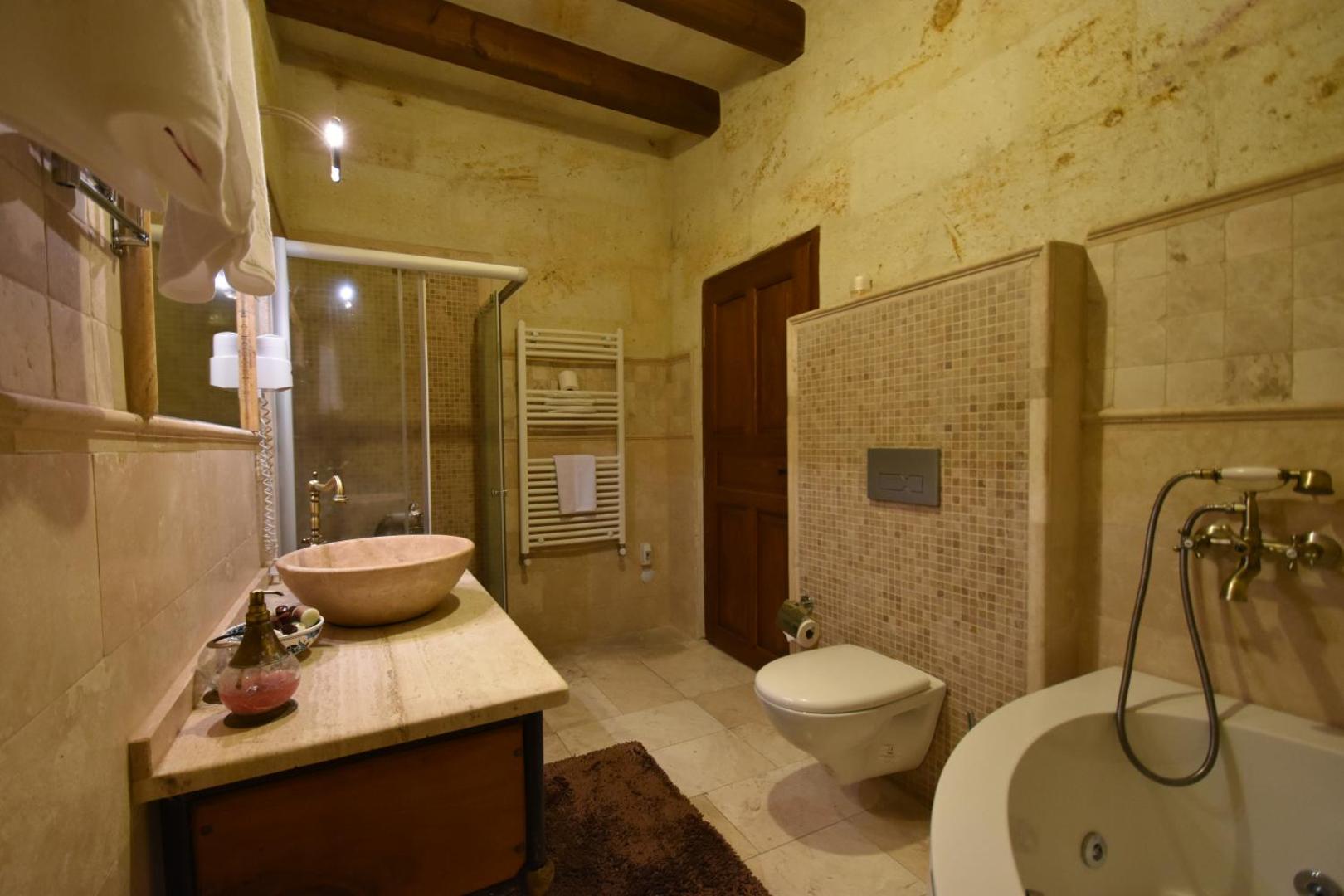 Harman Cave Hotel