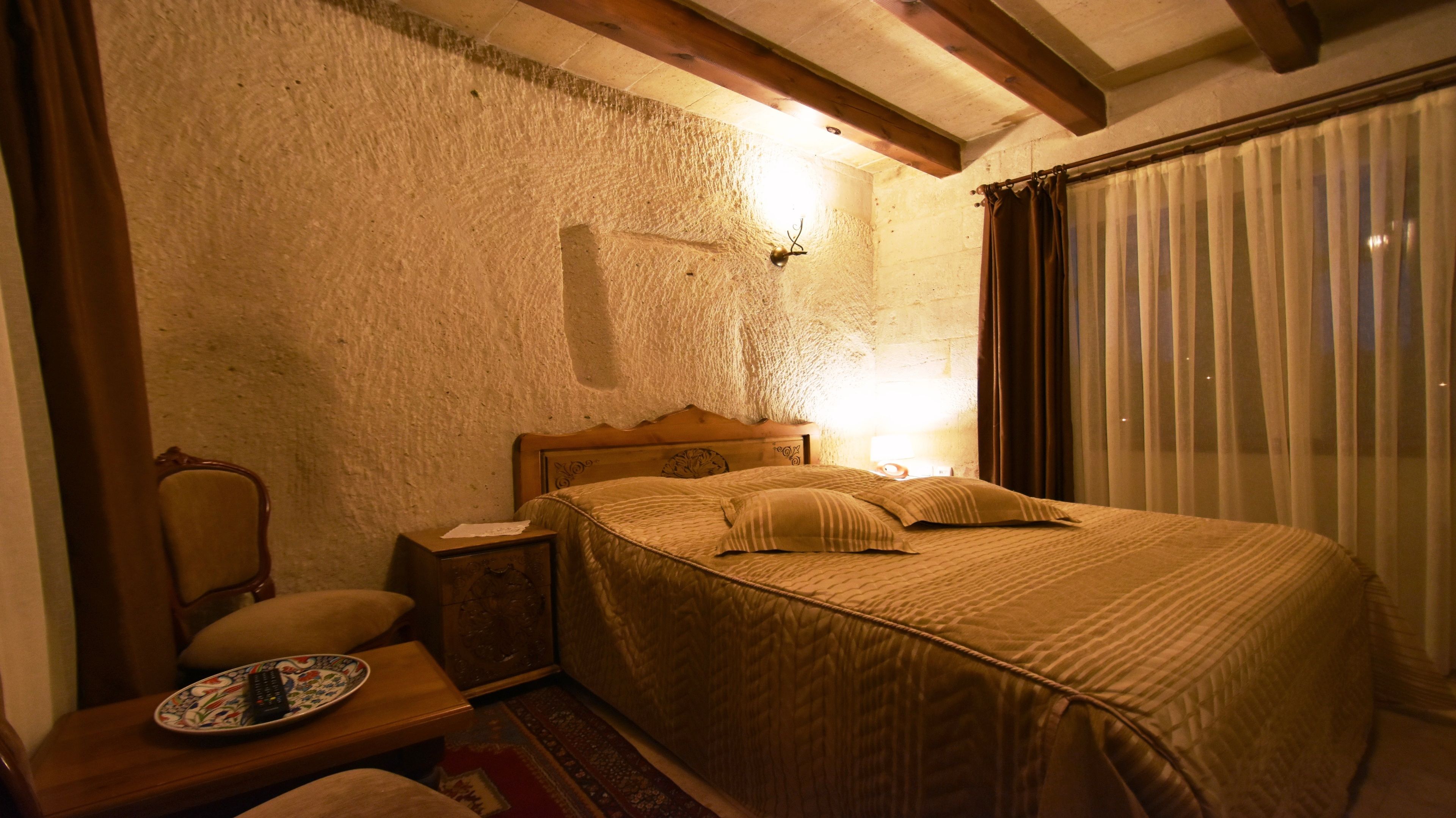 Harman Cave Hotel